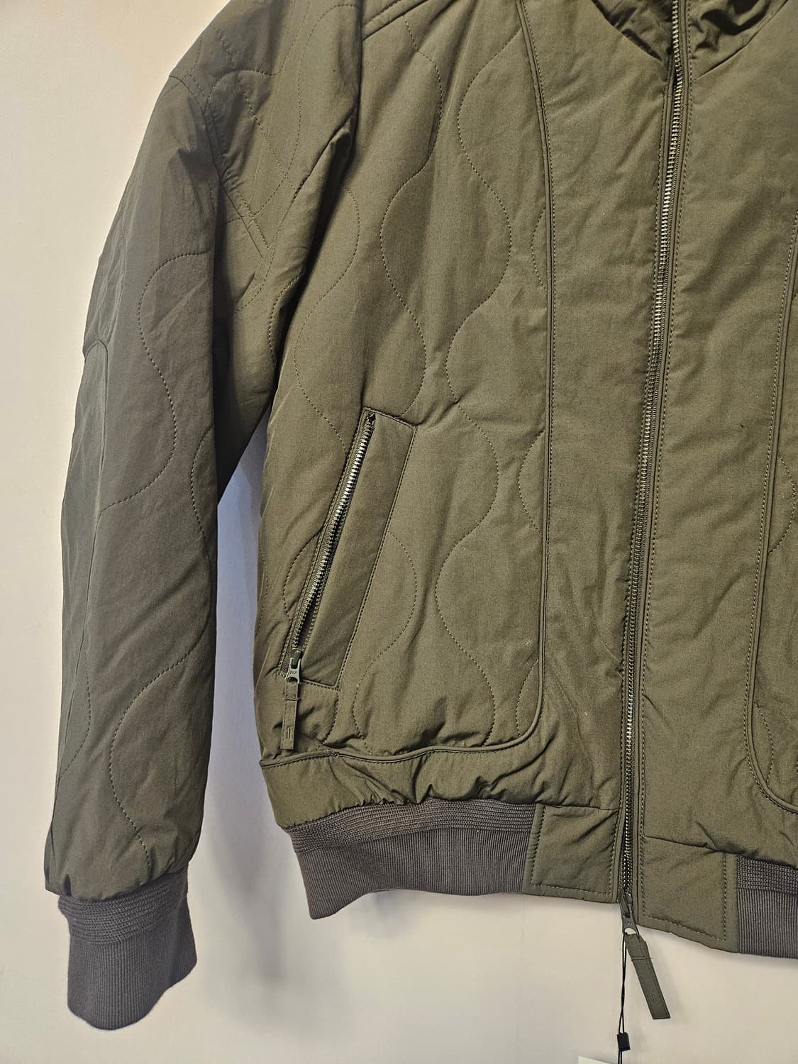 버카루카키패딩신품Mㅡ해운대 상품이미지4