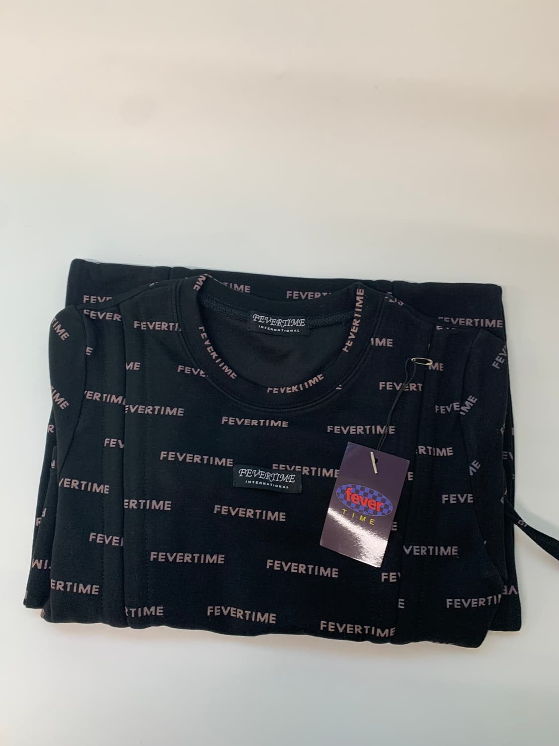 FEVERTIME LETTERING DRESS 상품이미지1