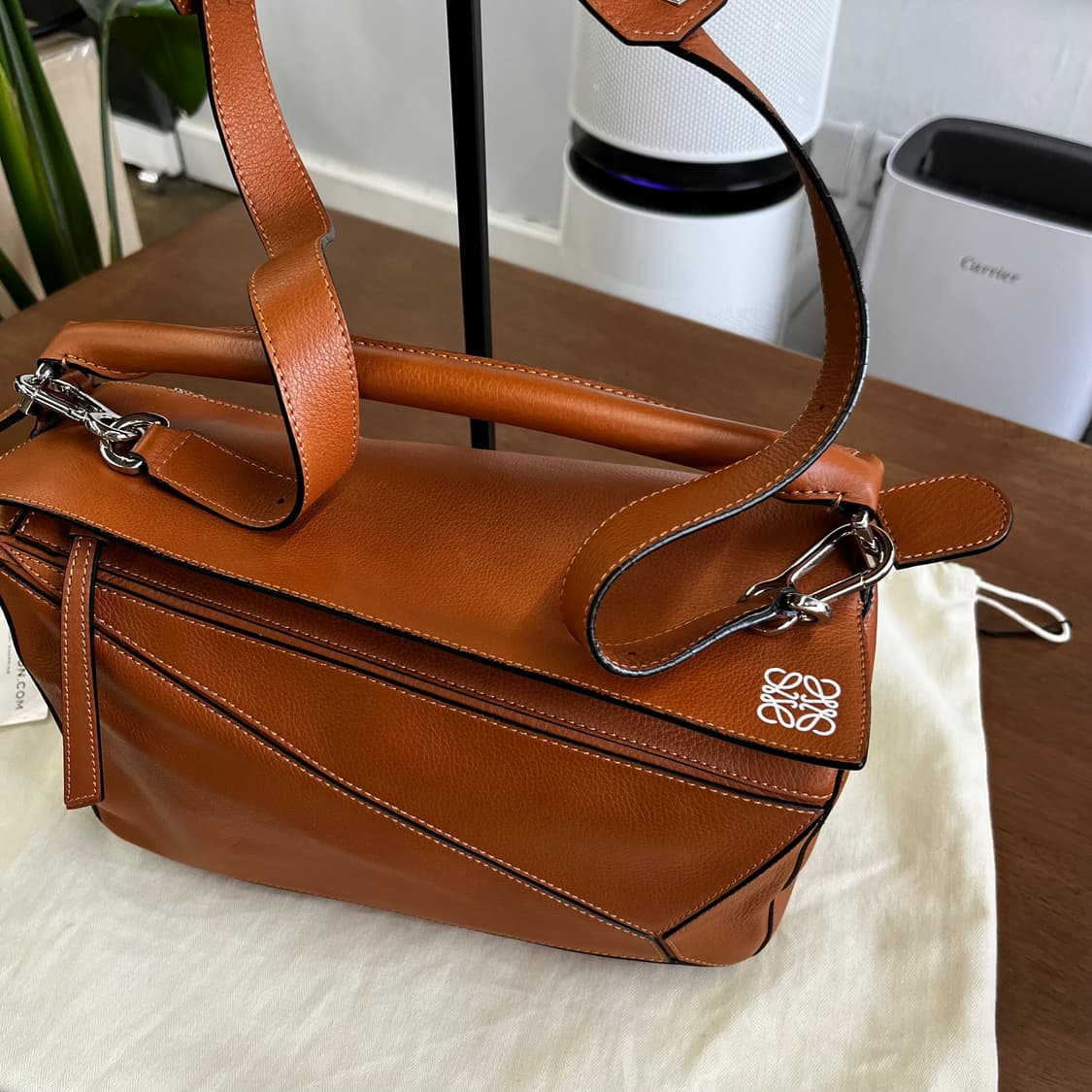 로에베 퍼즐백 라지 탄 (더스트 구성) 상품이미지2