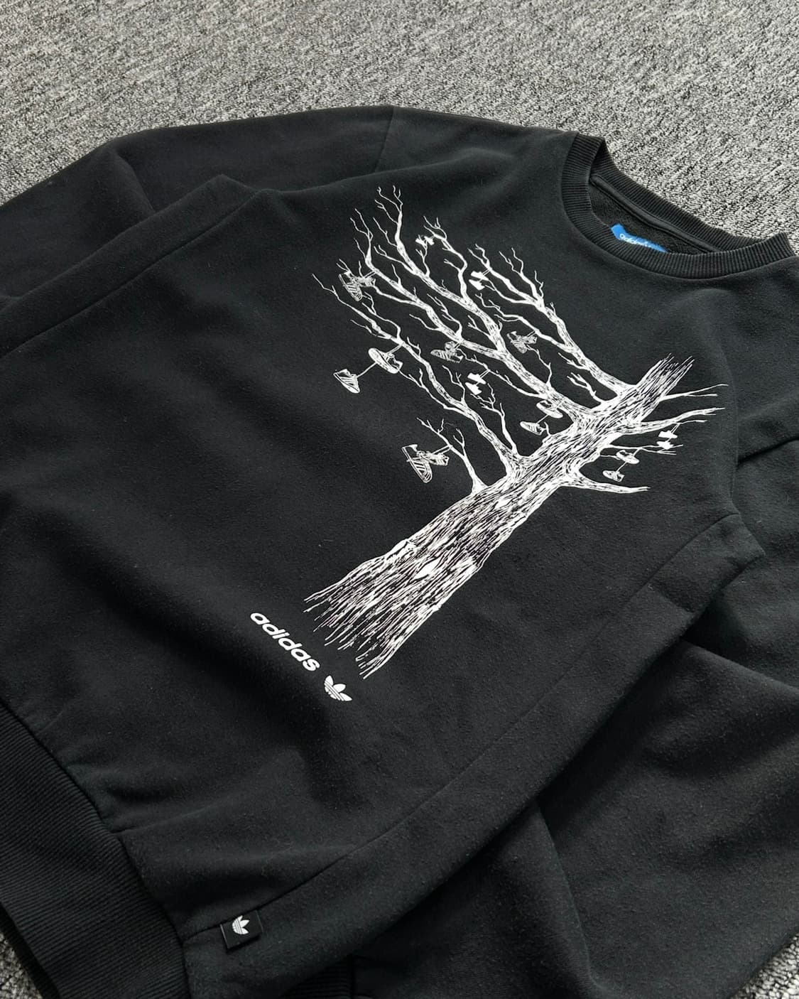 아디다스 블랙 트리 슬림 맨투맨  상품이미지3