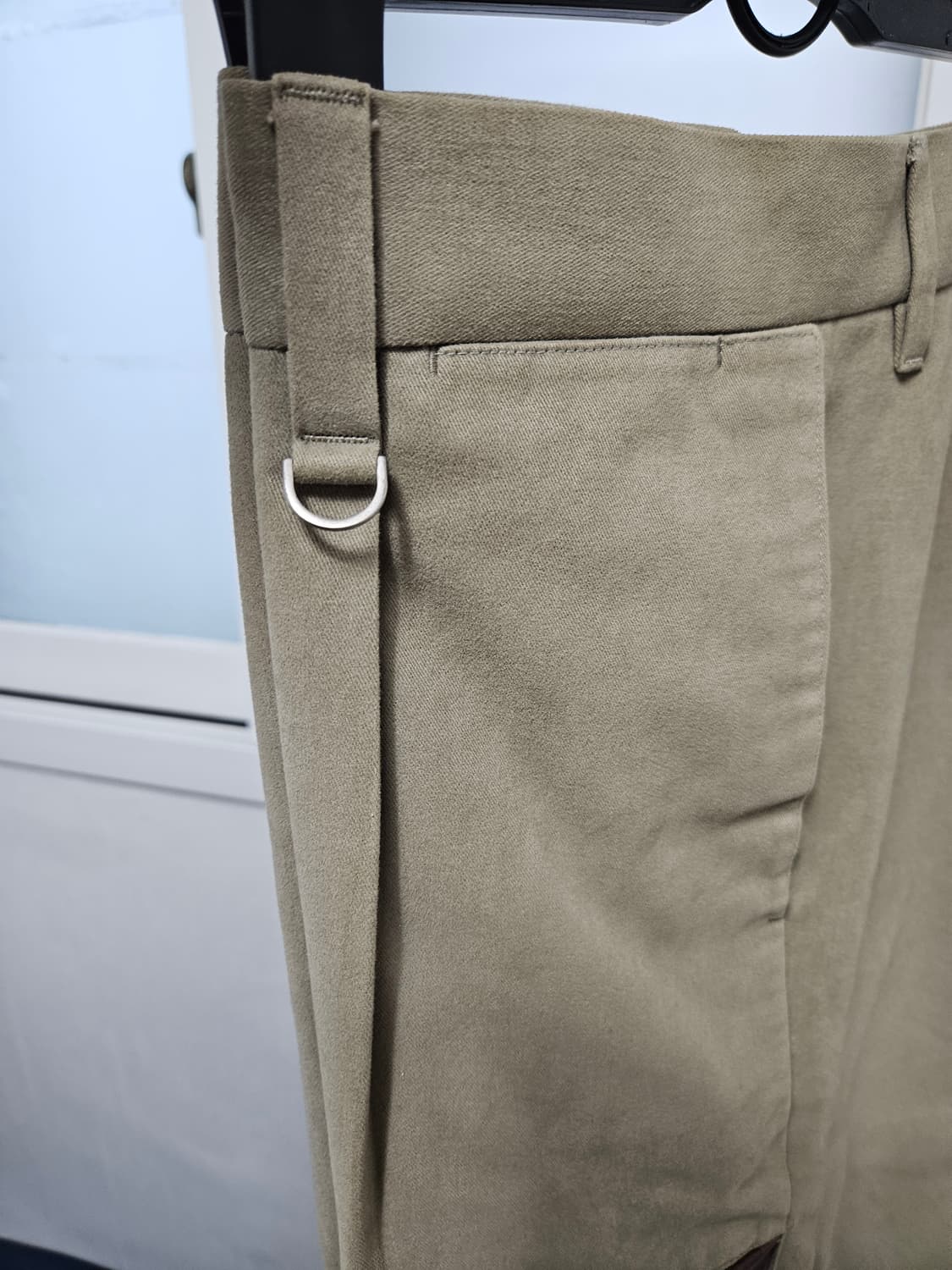 비욘드클로젯 악어가죽 패치 컬렉션 바지 상품이미지3