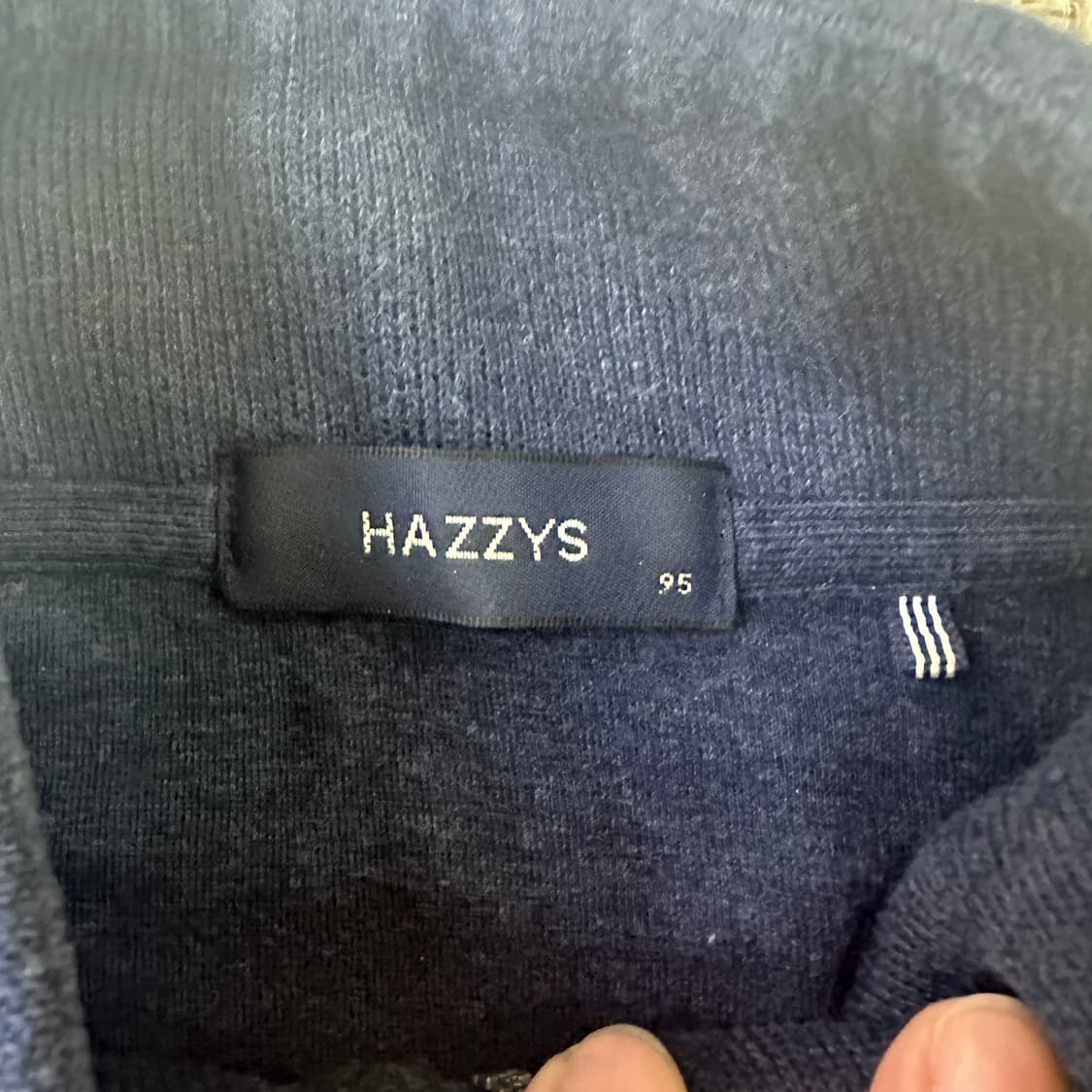 95 헤지스 스트라이프 반집업 니트 0414D 상품이미지2