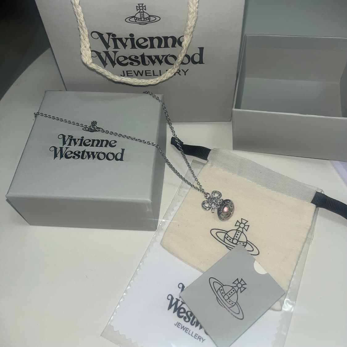 비비안웨스트우드 옥타비에 미니 목걸이 핑크 상품이미지3