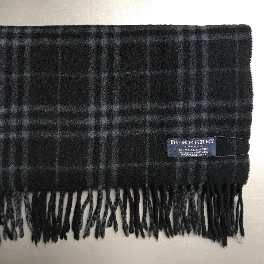 버버리 정품 캐시미어 머플러 블랙 상품이미지3