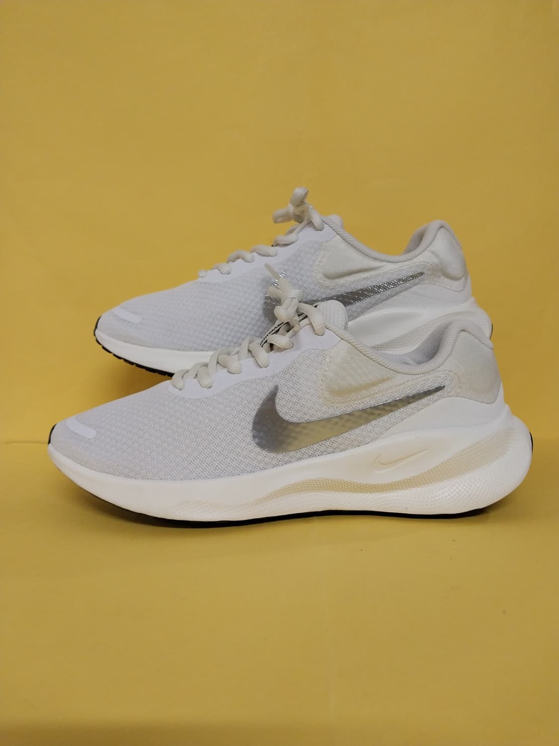 여성 나이키 레볼루션7 메탈릭실버 운동화 (235) 상품이미지1