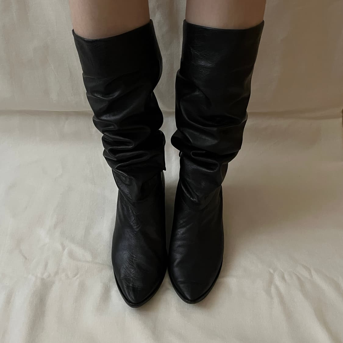 츠모리치사토 백 레이스업 슬라우치 부츠 상품이미지3