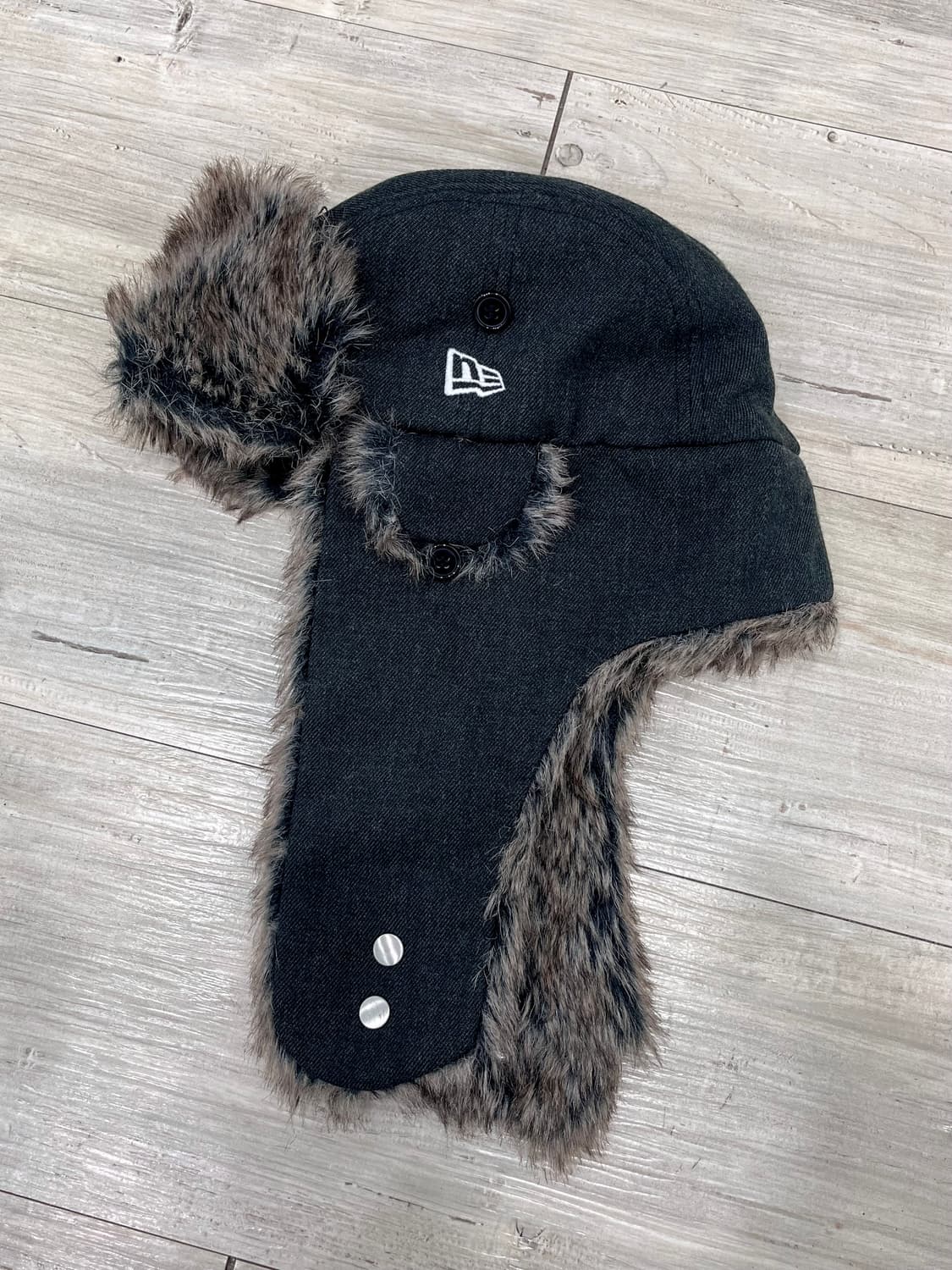 뉴에라 트루퍼햇 이어플랩 군밤모자 상품이미지1