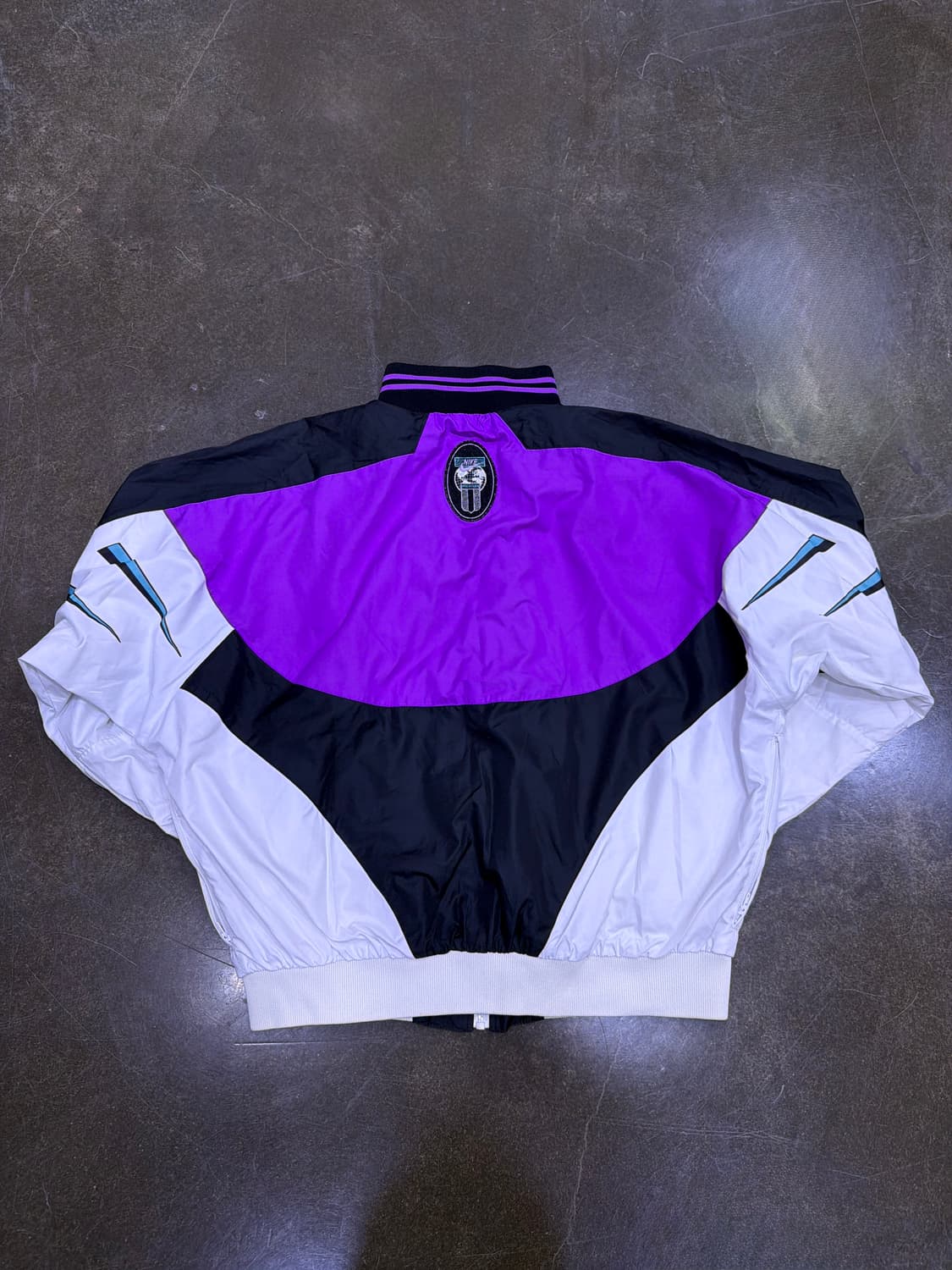 나이키 올드스쿨 인터네셔널 배색 바람막이 점퍼 L 상품이미지2