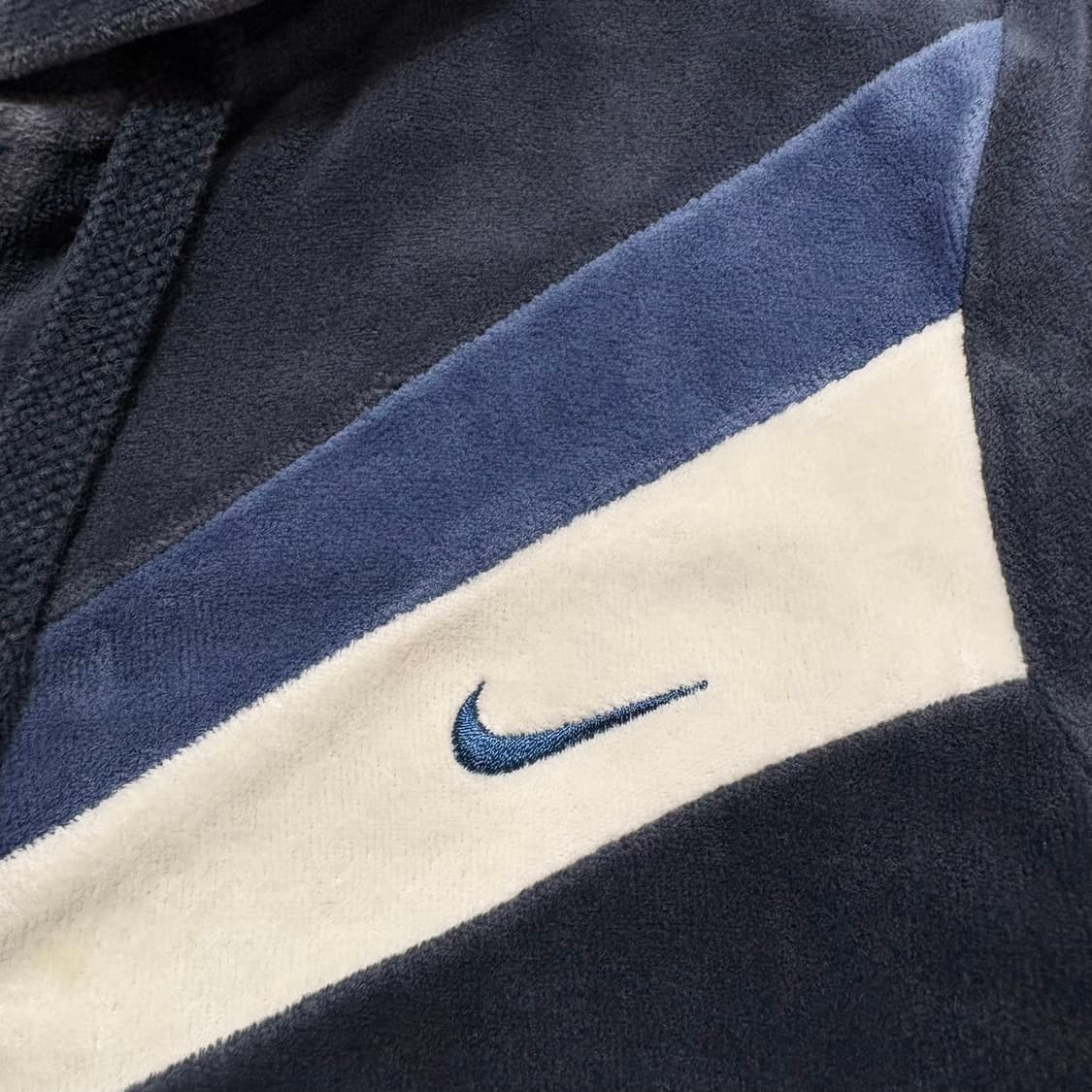 나이키 y2k 벨벳 후드집업 상품이미지3