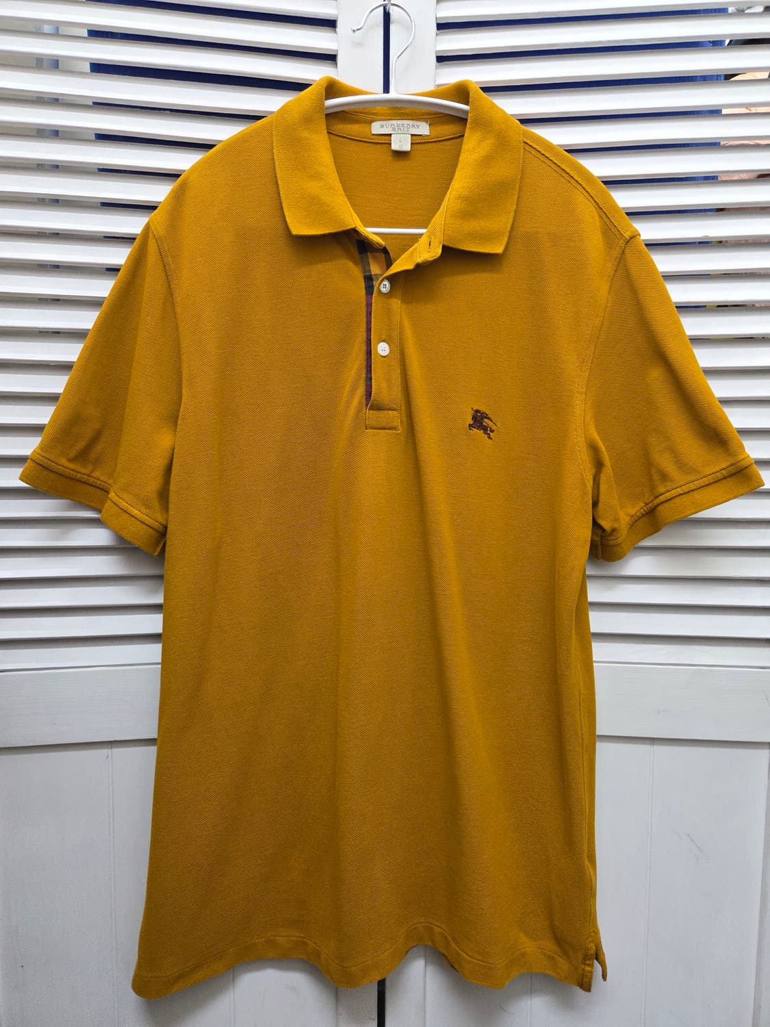 버버리 브릿 머스타드 카라 티셔츠 상품이미지1