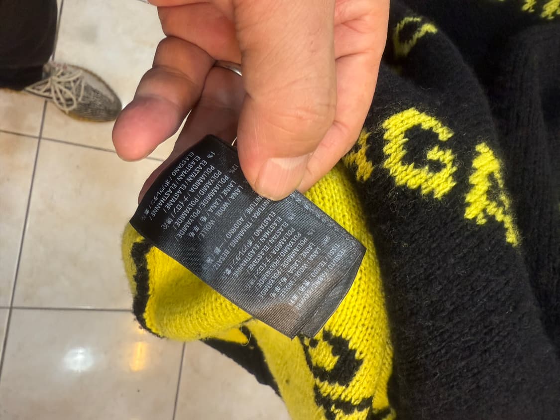 100 정품 발렌시아가 멀티 로고 니트 팝니다 상품이미지7