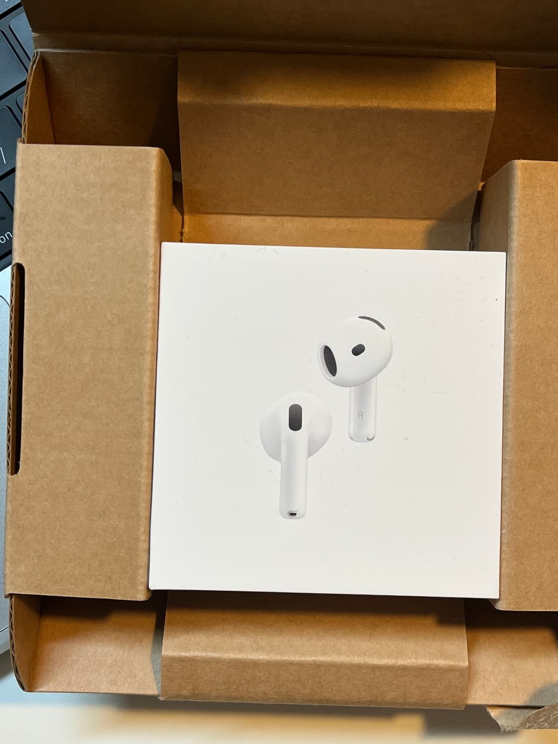 애플 에어팟 4세대(ANC) 미개봉 새제품 상품이미지2