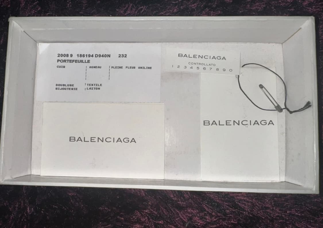 발렌시아가 장지갑 사용감 많음 중고 상품이미지4