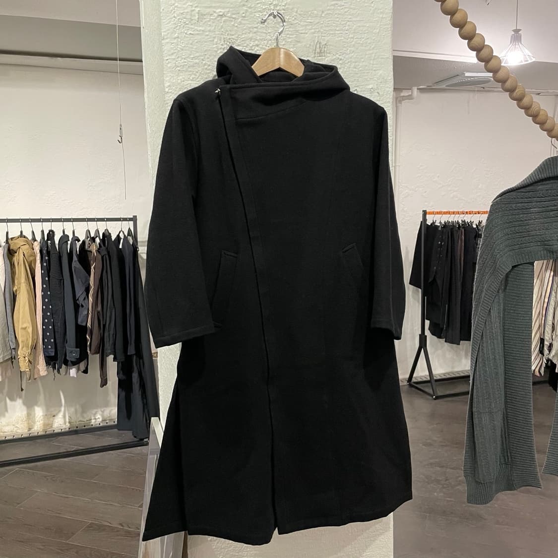 요지야마모토 비대칭 후디드 코트 상품이미지1