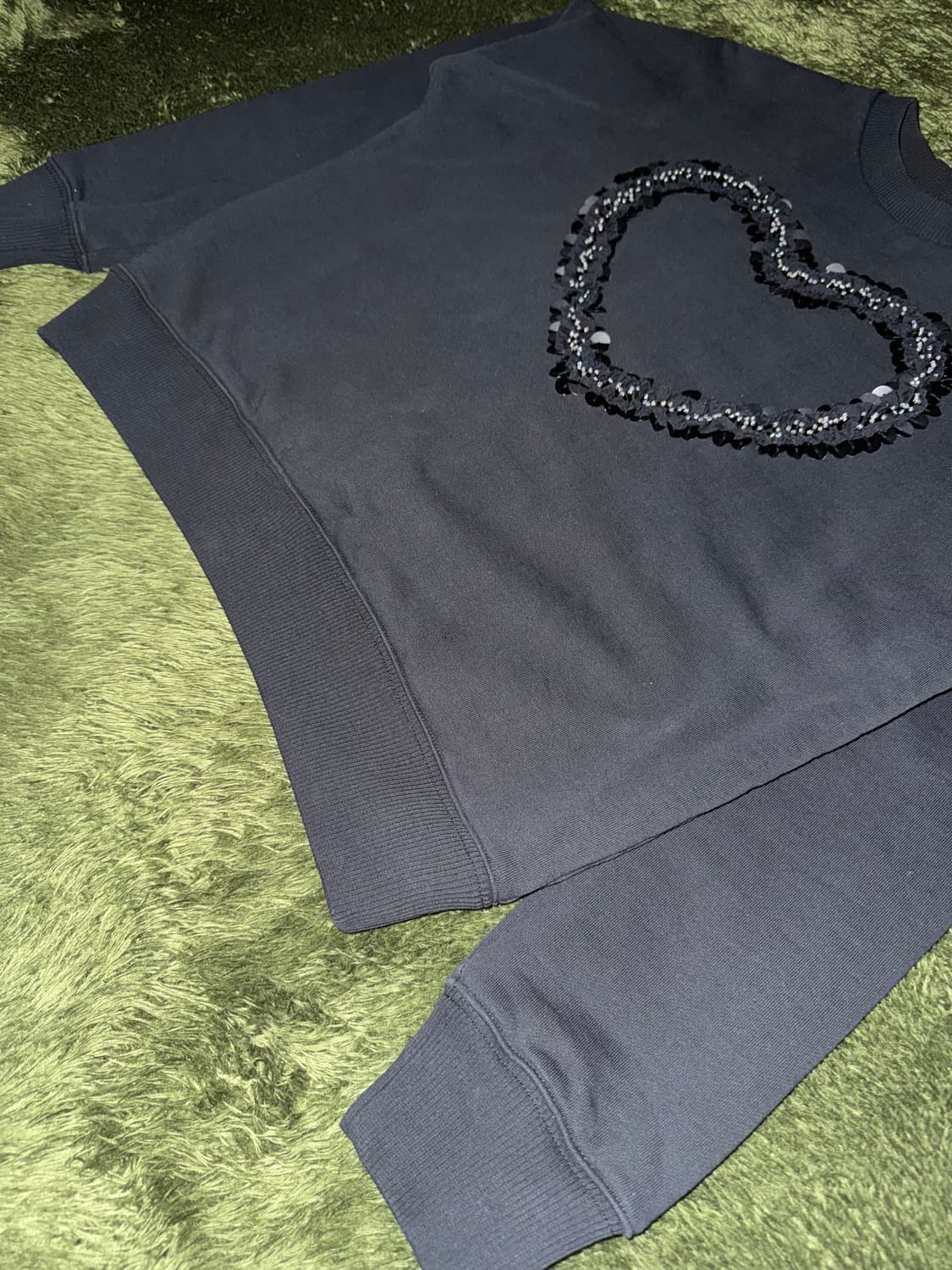 [36] 알렉산더 맥퀸 비즈 디테일 루즈 핏 스웻 셔츠 블랙 상품이미지4