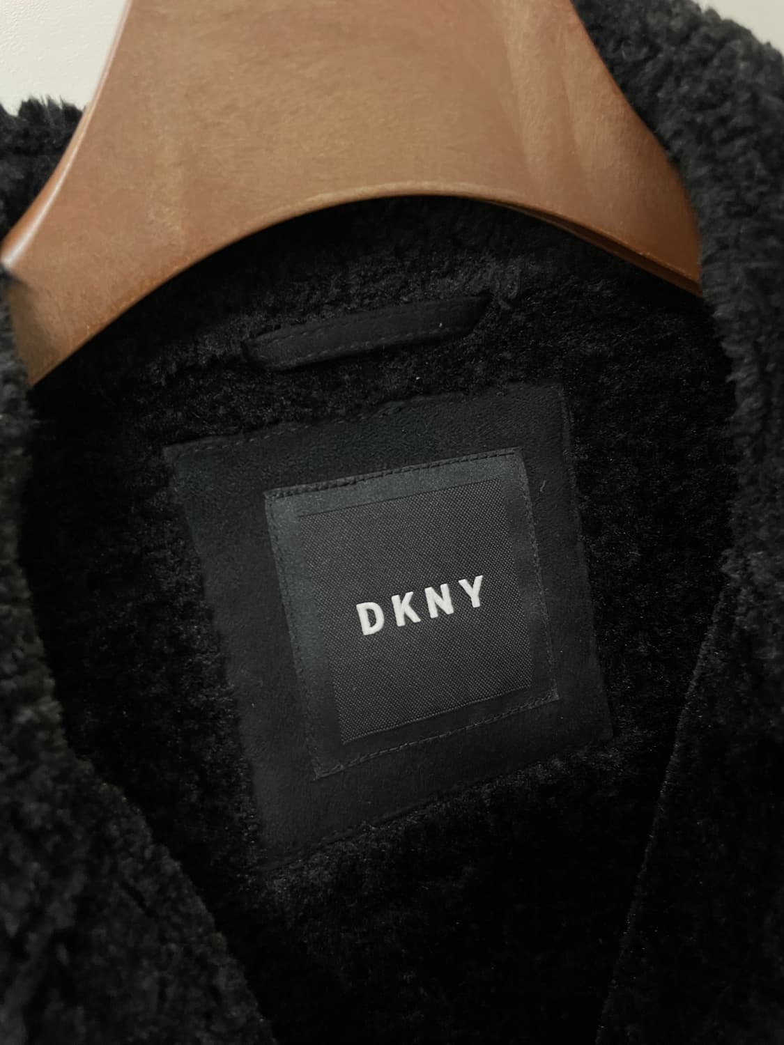 (L) DKNY 블랙 시어링 자켓 상품이미지5