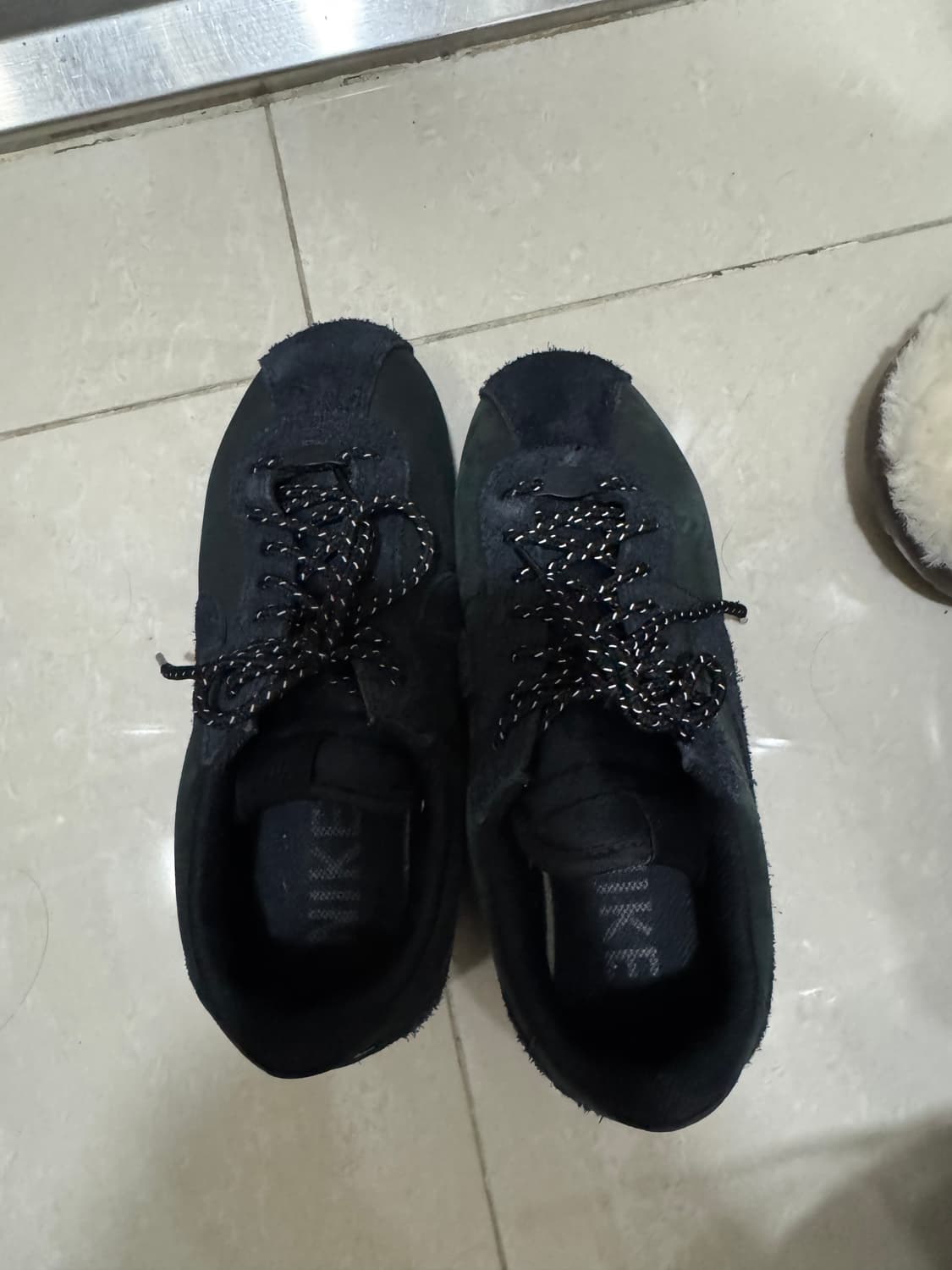 나이키 코르테즈 블랙 스웨이드 245 상품이미지1