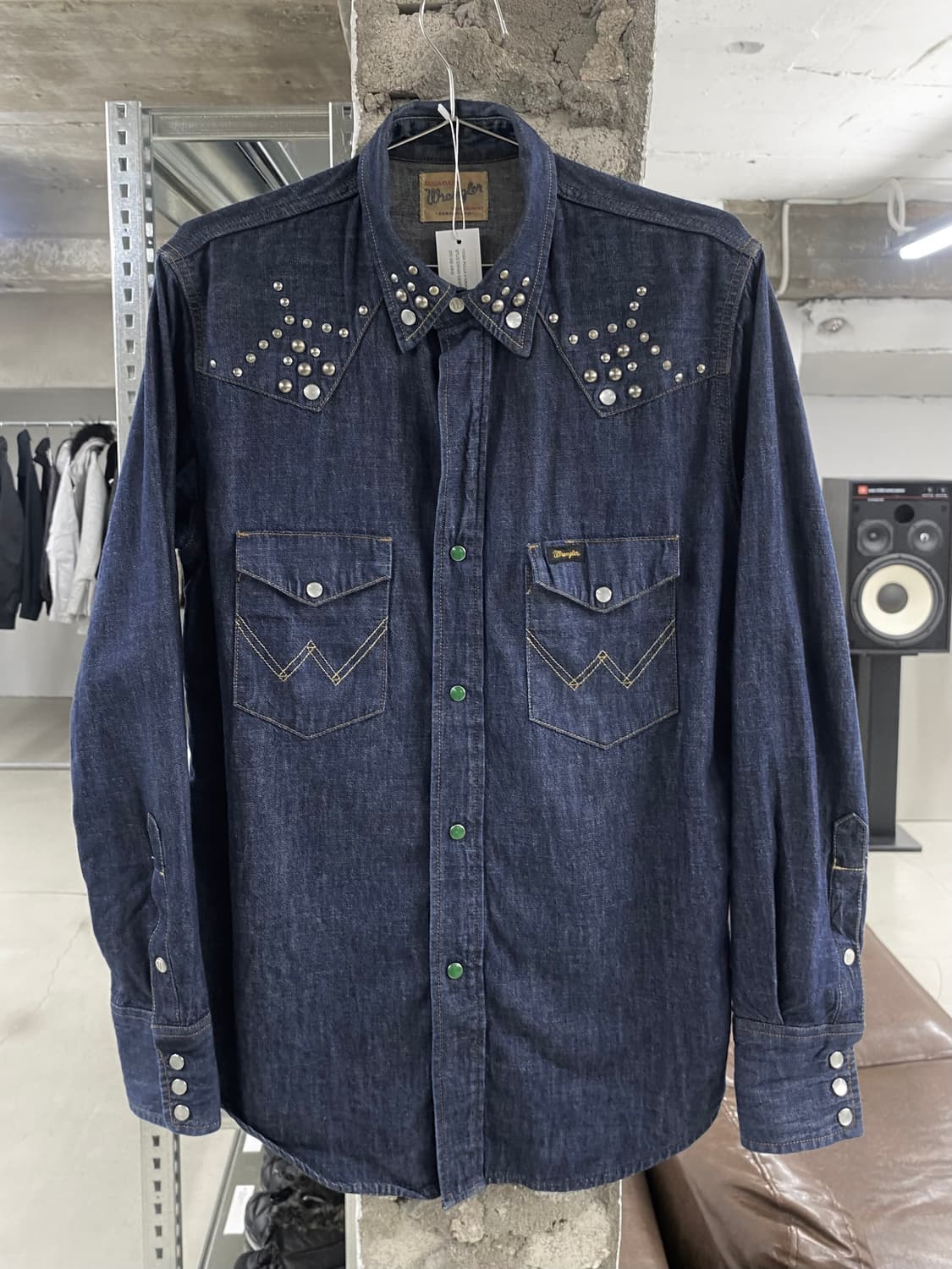 토가 풀라 x 랭글러 웨스턴 스터드 데님 셔츠 상품이미지1