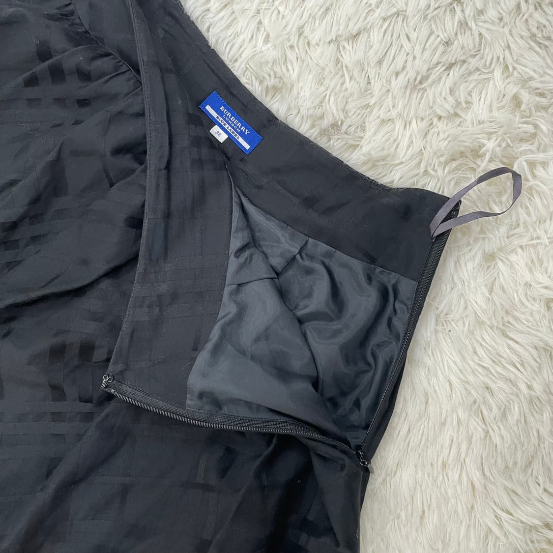 버버리 블랙 체크 백 리본 디테일 미디 스커트 상품이미지5