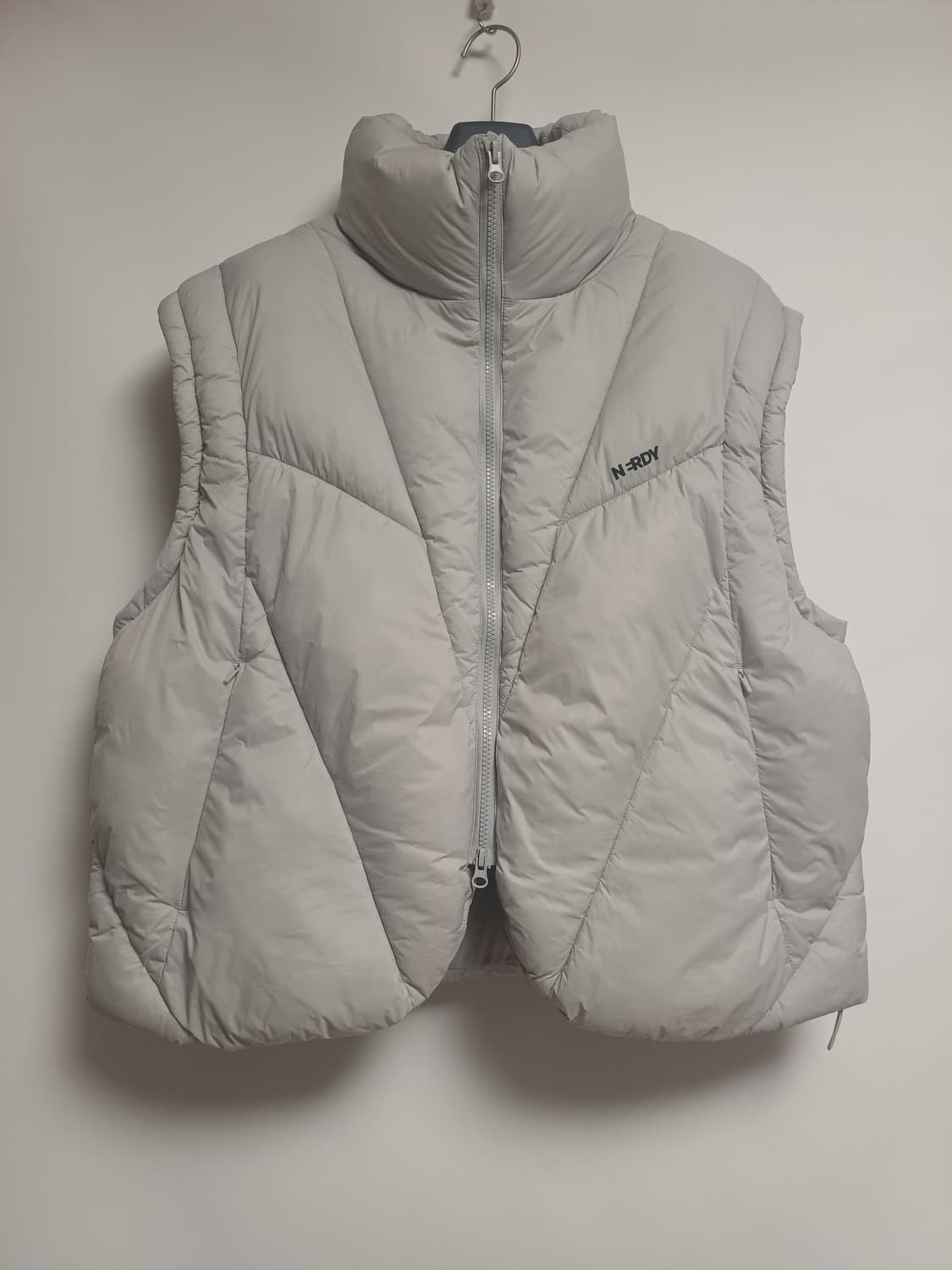 너디 NERDY 라이트그레이 패딩 베스트 M / 여성66 남성95 상품이미지1