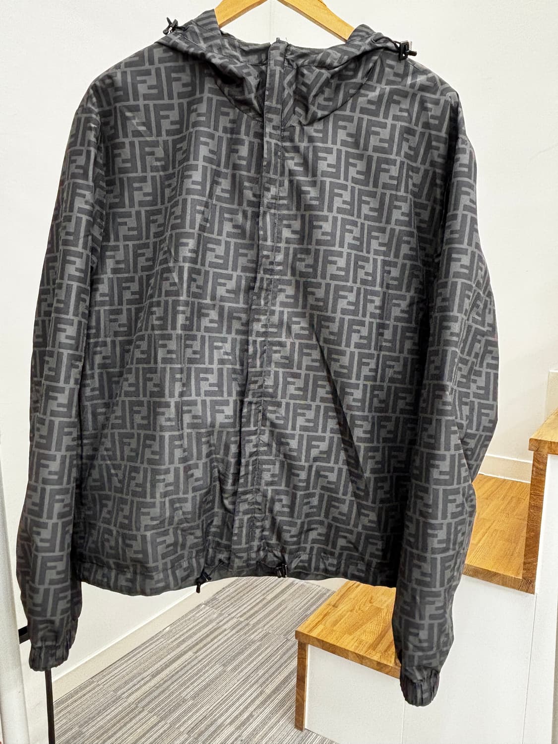 펜디 FF 풀 모티프 바람막이 상품이미지1