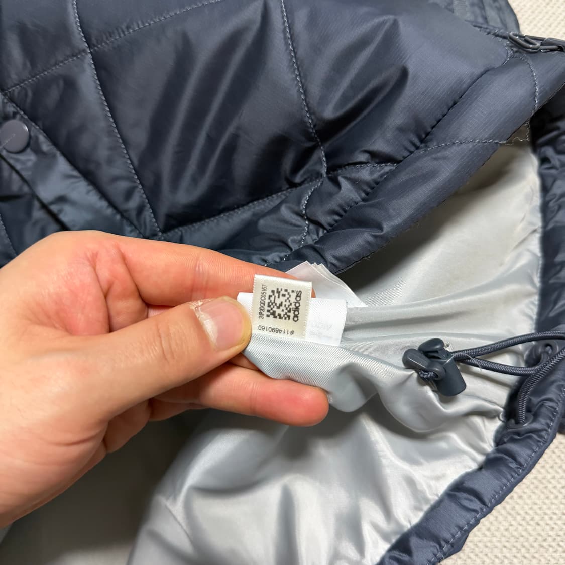 아디다스 퀄팅 경량패딩 자켓 상품이미지5