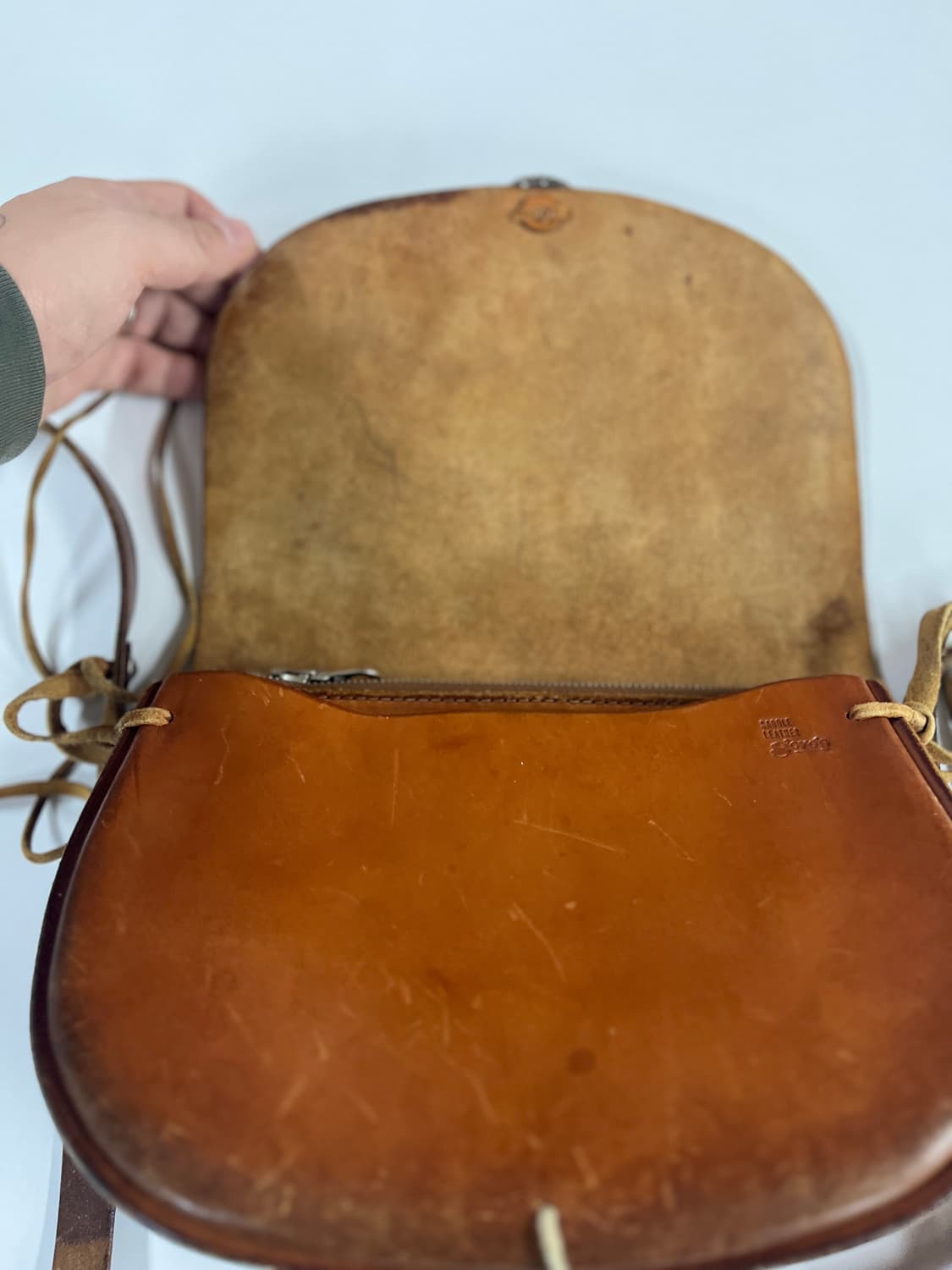 고로스 새들레더 네츄럴 인디언콘초 크로스 버킷백 상품이미지6