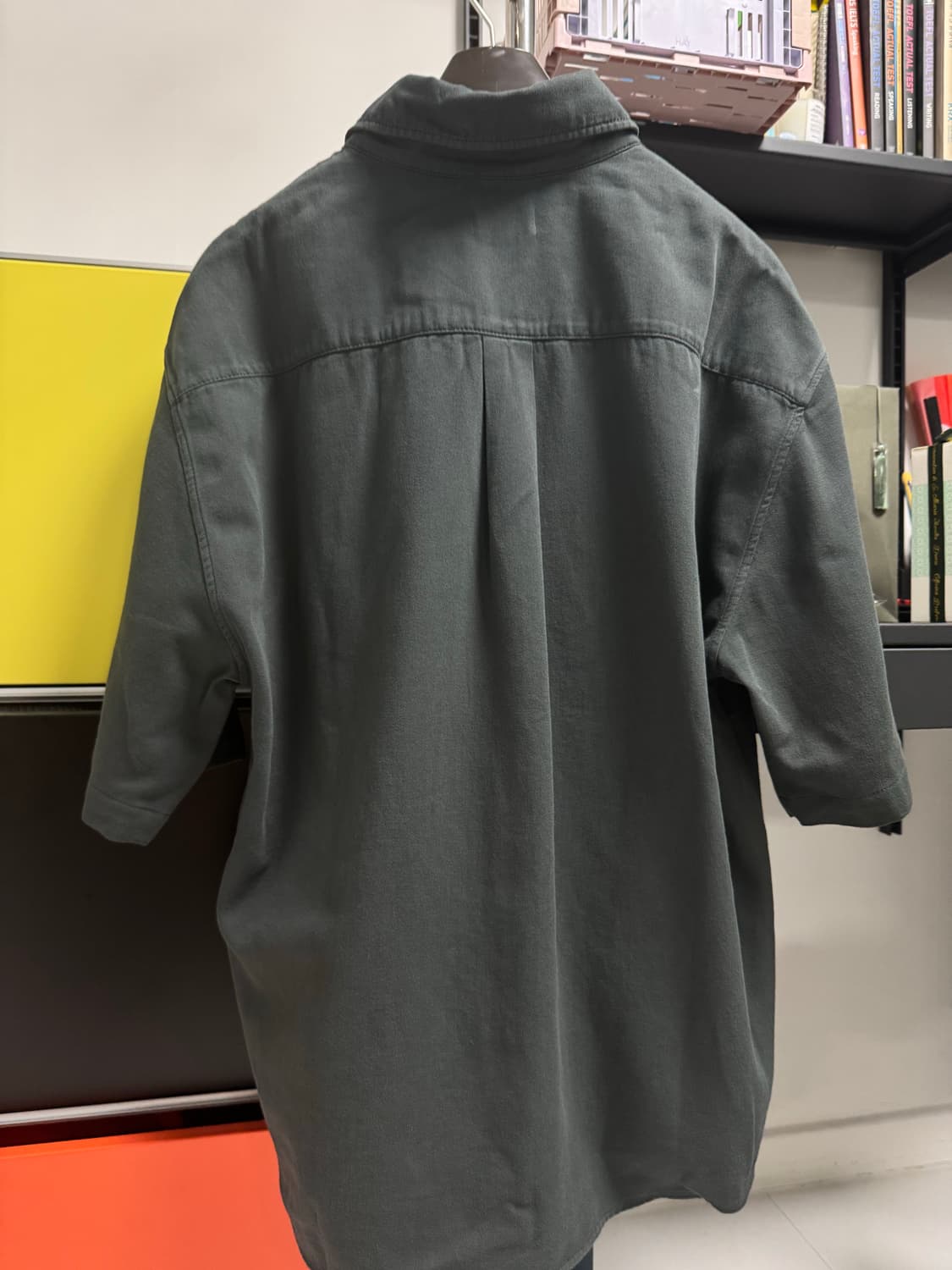 르메르 숏슬리브 데님 셔츠 카본 블루 상품이미지4