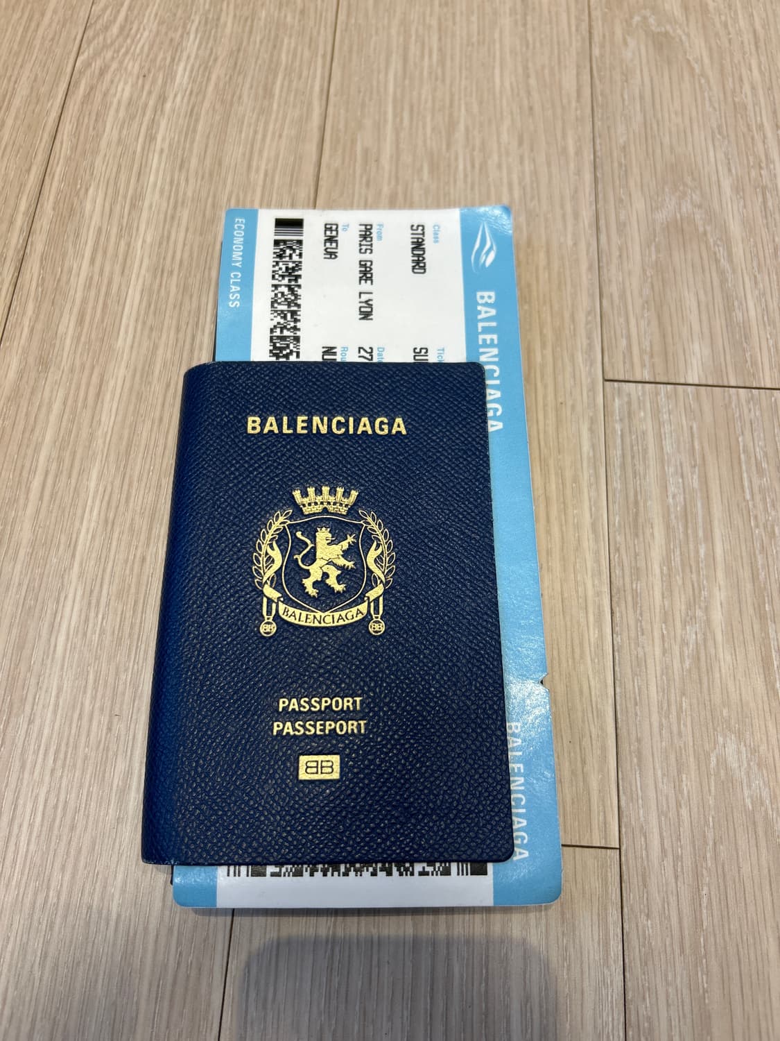 발렌시아가 패스포트 장지갑 상품이미지1