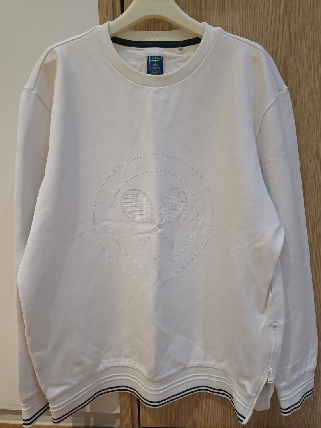 헤지스 남성 윔블던 화이트 맨투맨 판매합니다! 상품이미지1