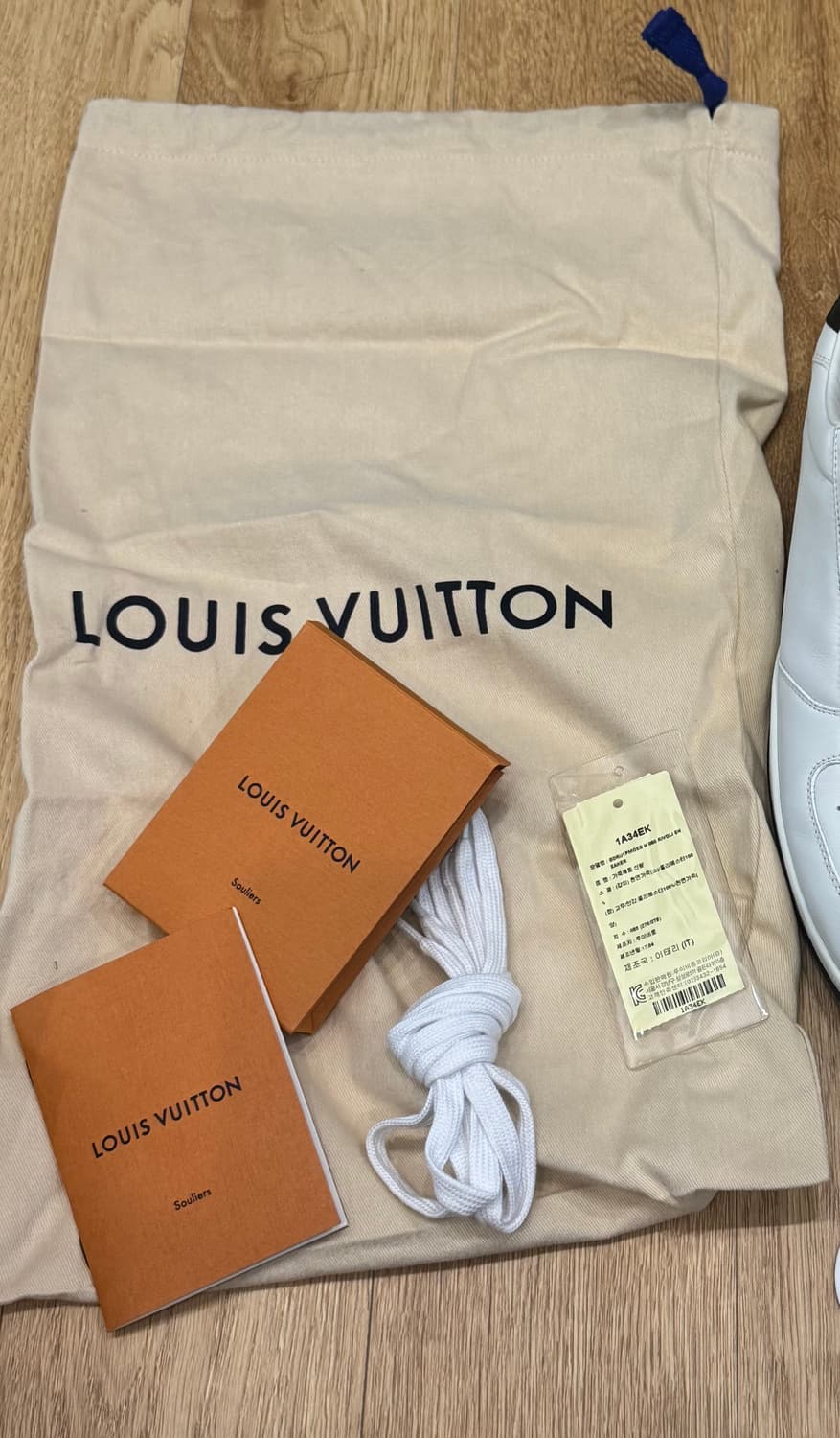 루이비통 로우탑 스니커즈 상품이미지8