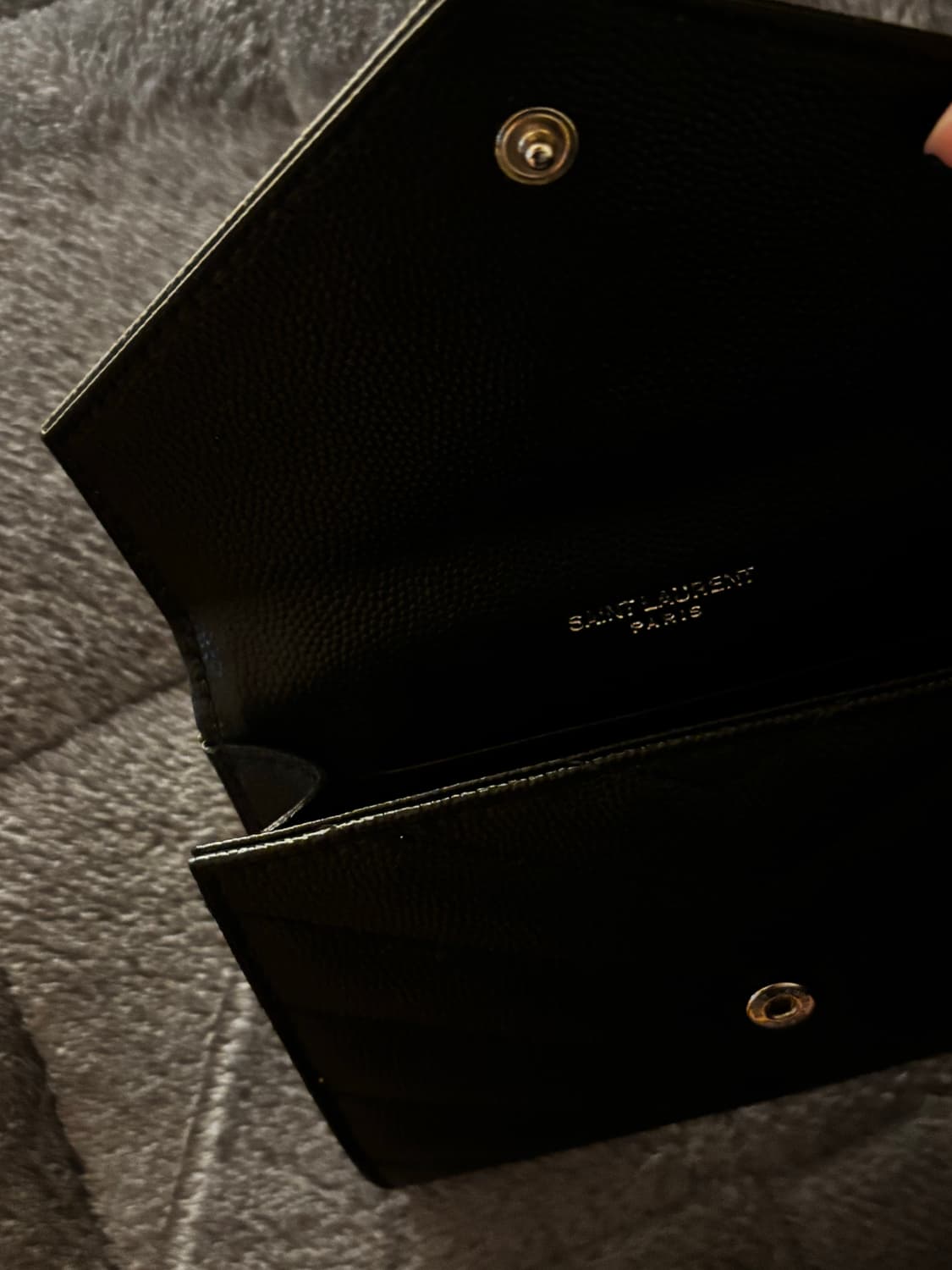 생로랑 마틀라세 엔벨롭 카드 지갑 상품이미지2