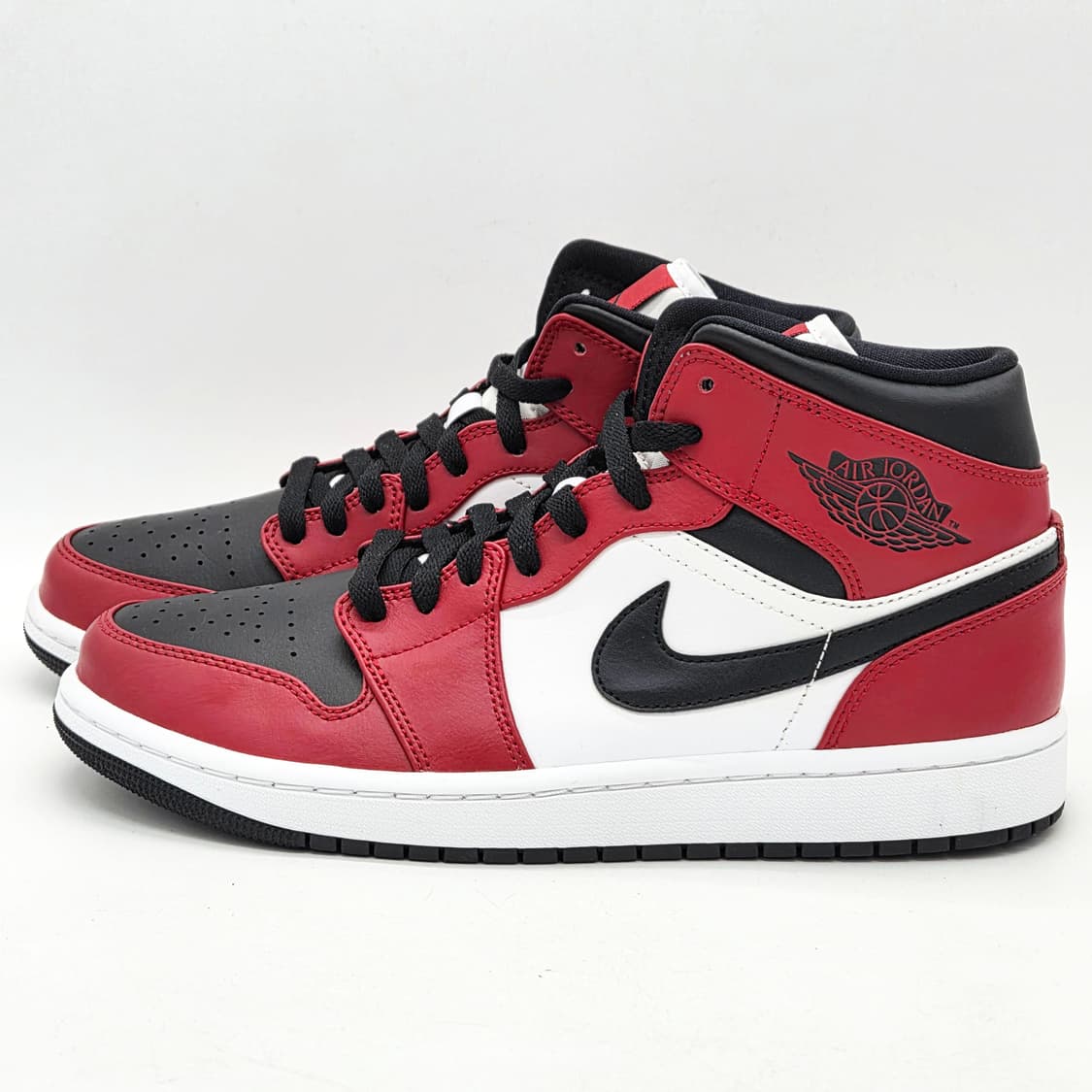나이키 에어 조던 1 미드 시카고 블랙토 (270)  상품이미지1