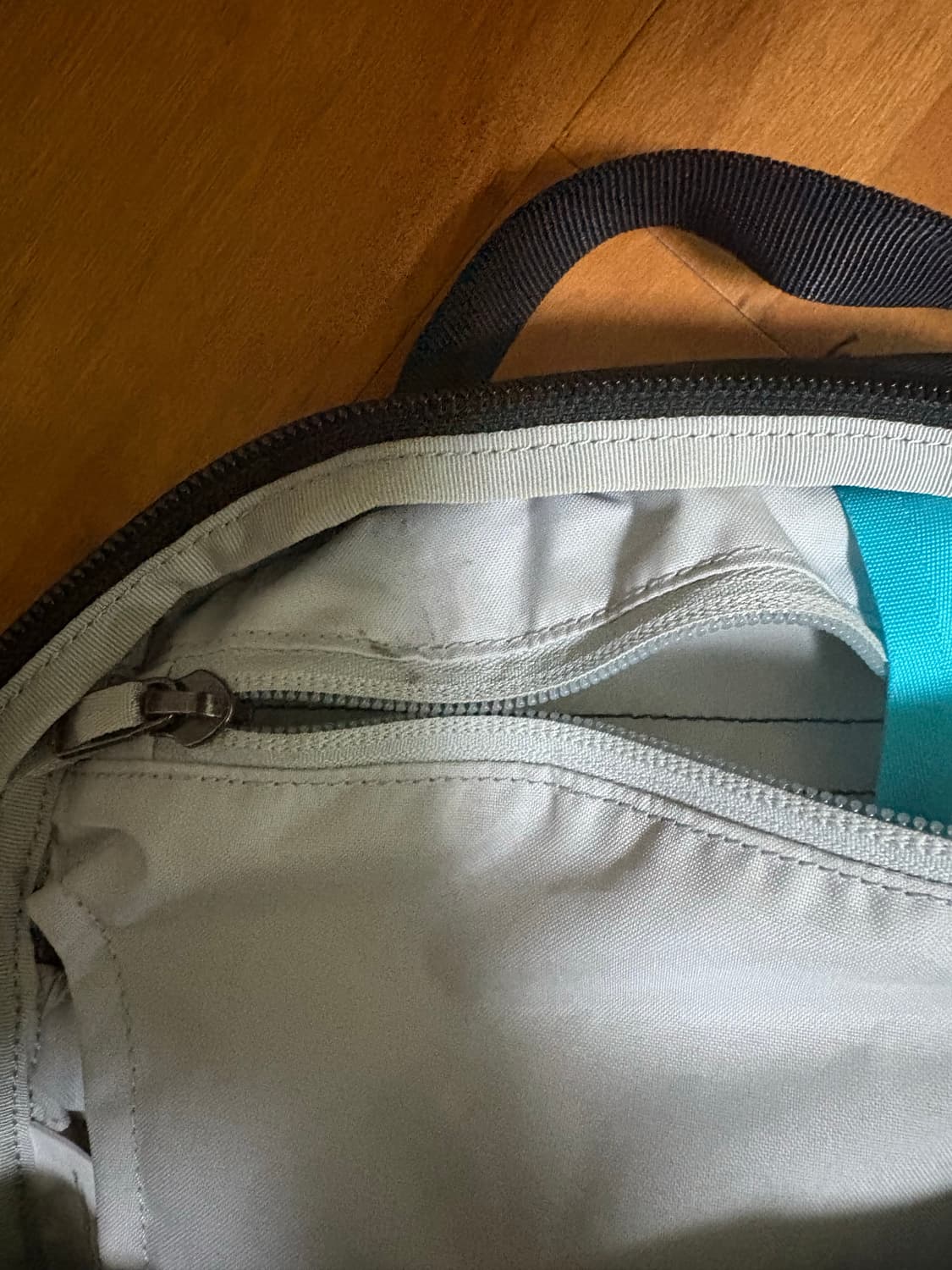 아크테릭스 맨티스 16 백팩 블랙 상품이미지2