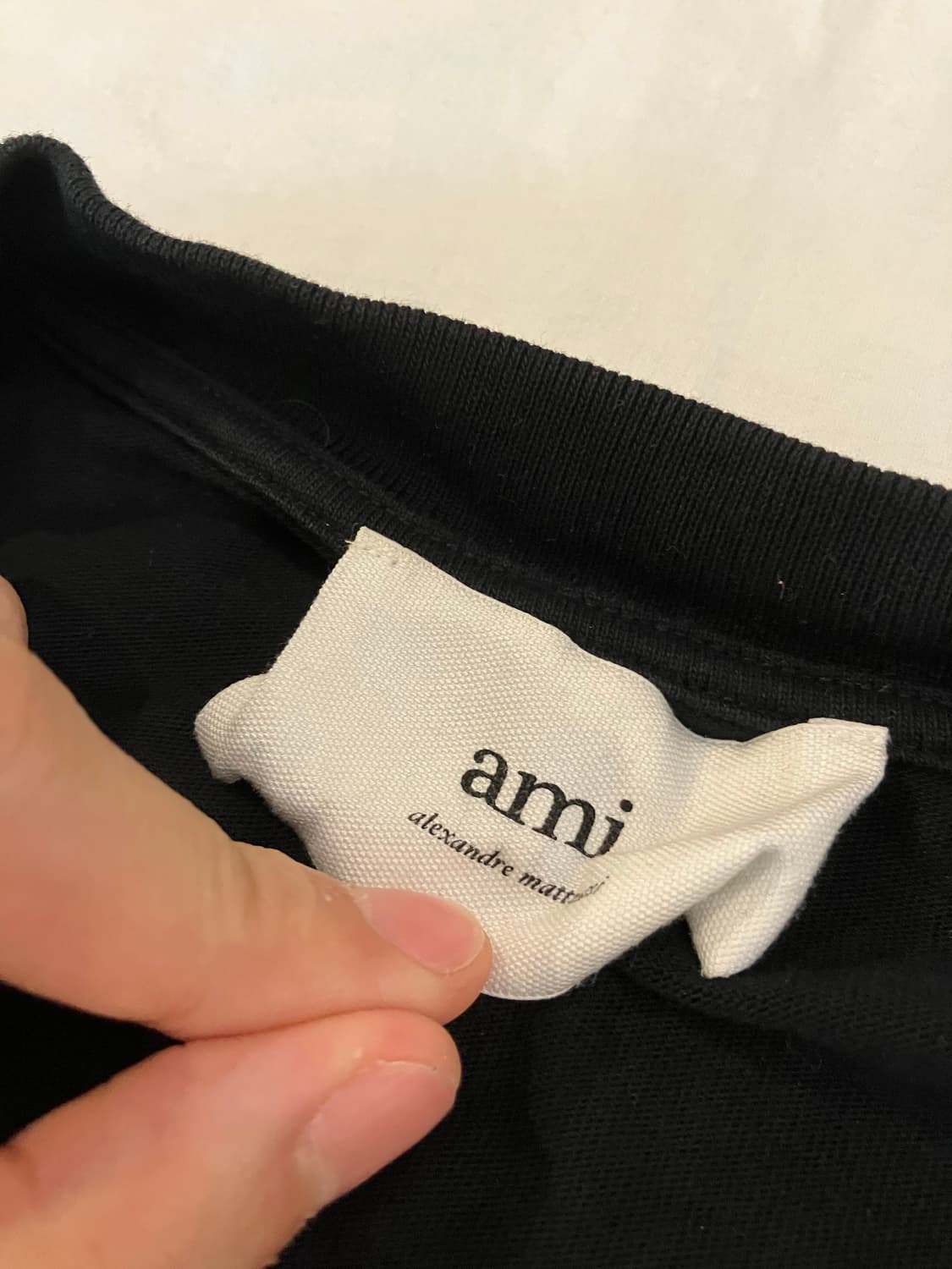 아미 체인스티치 하트 로고 반팔 티셔츠 블랙 상품이미지4