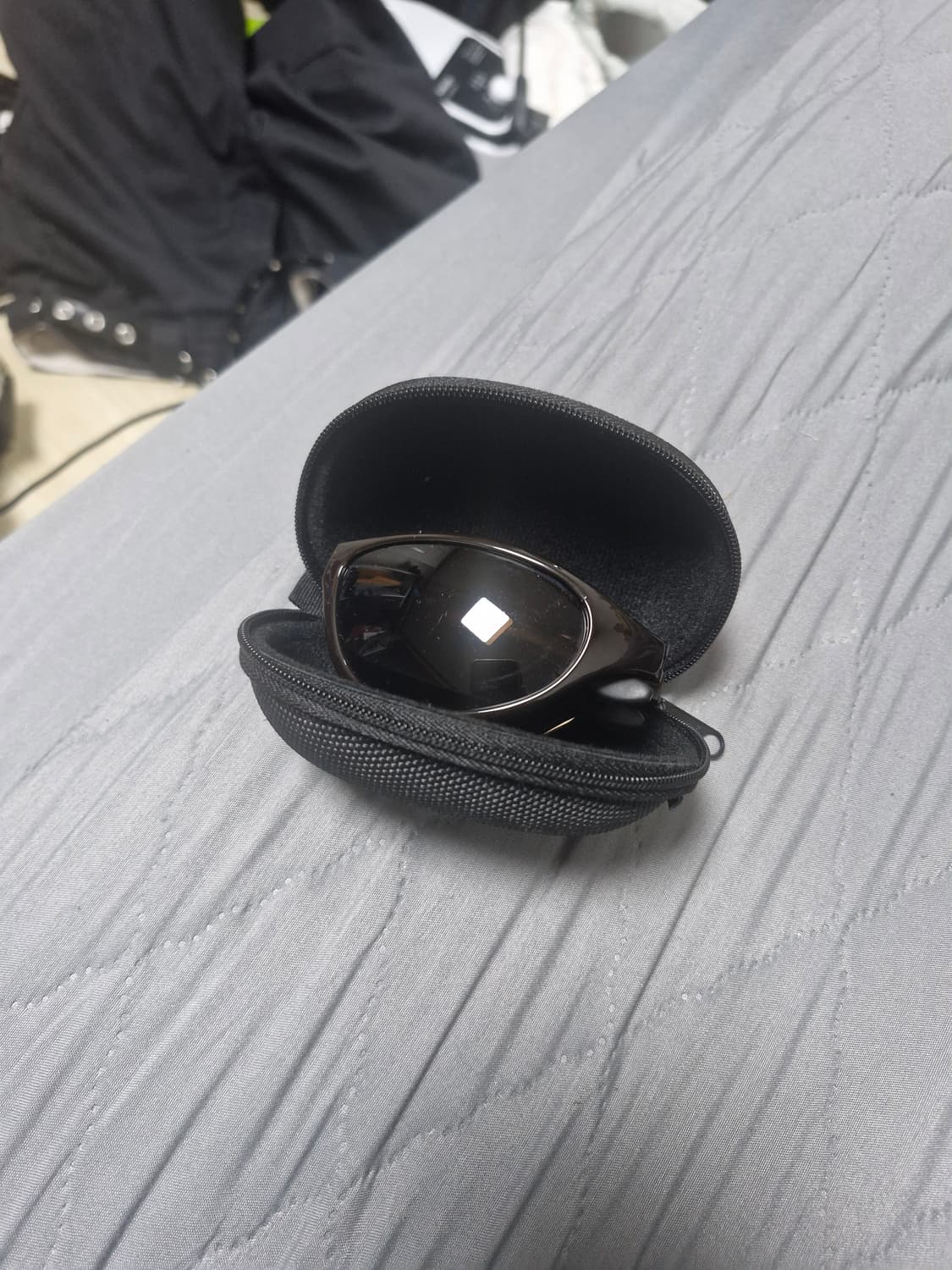 몽벨 트래킹 접이식 선글라스 상품이미지1