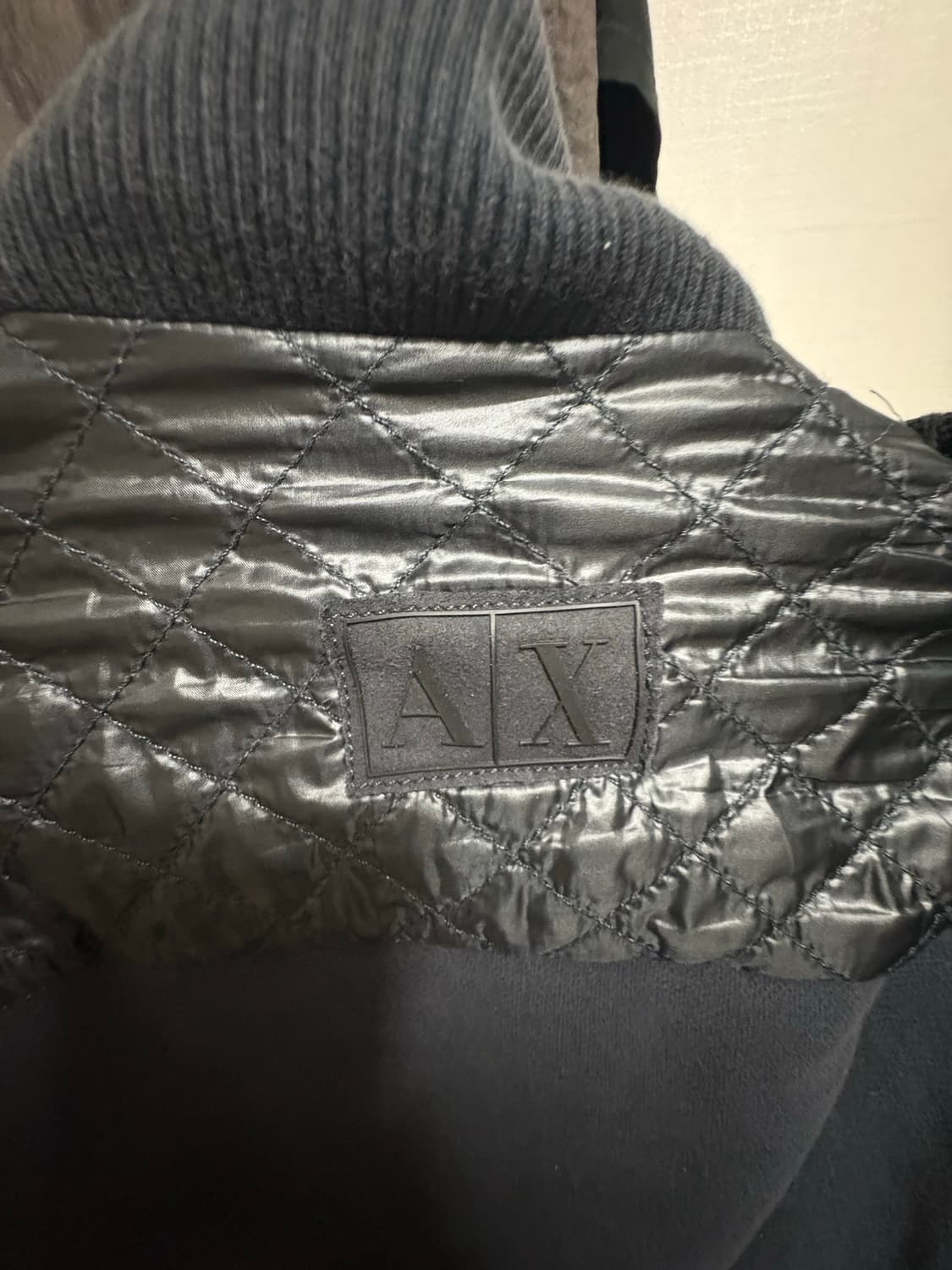 Armani Exchange 블랙 퀄팅 자켓 상품이미지3