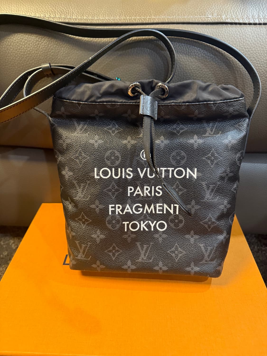 루이비통 x 프라그먼트 크로스백 상품이미지1