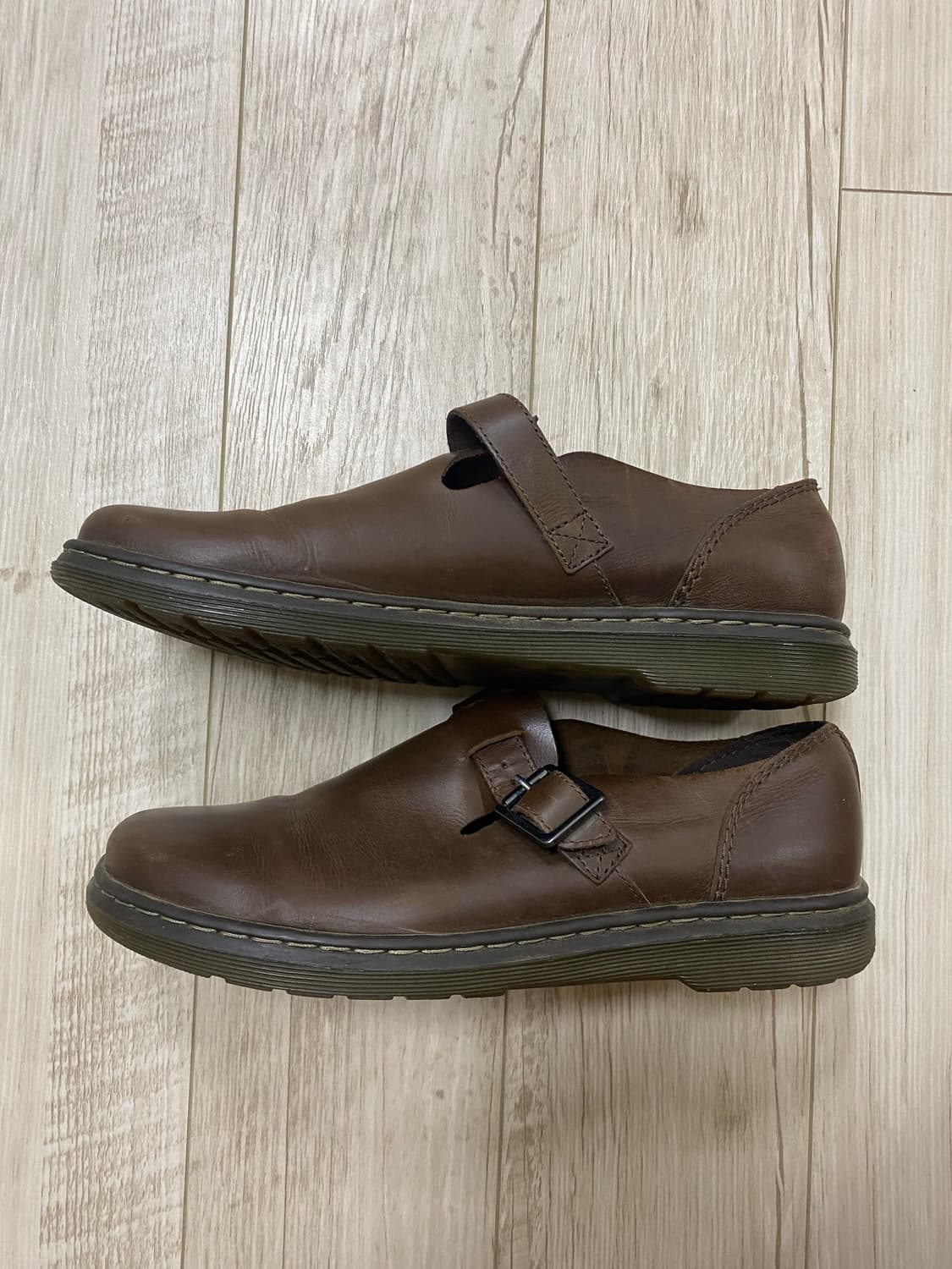 닥터마틴 패트리샤 브라운 260 상품이미지2