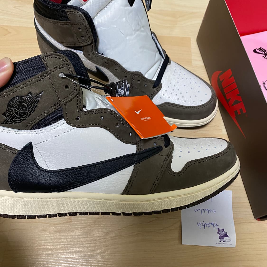 275) 조던 1 트래비스 스캇 하이 모카 OG (새상품) 상품이미지4
