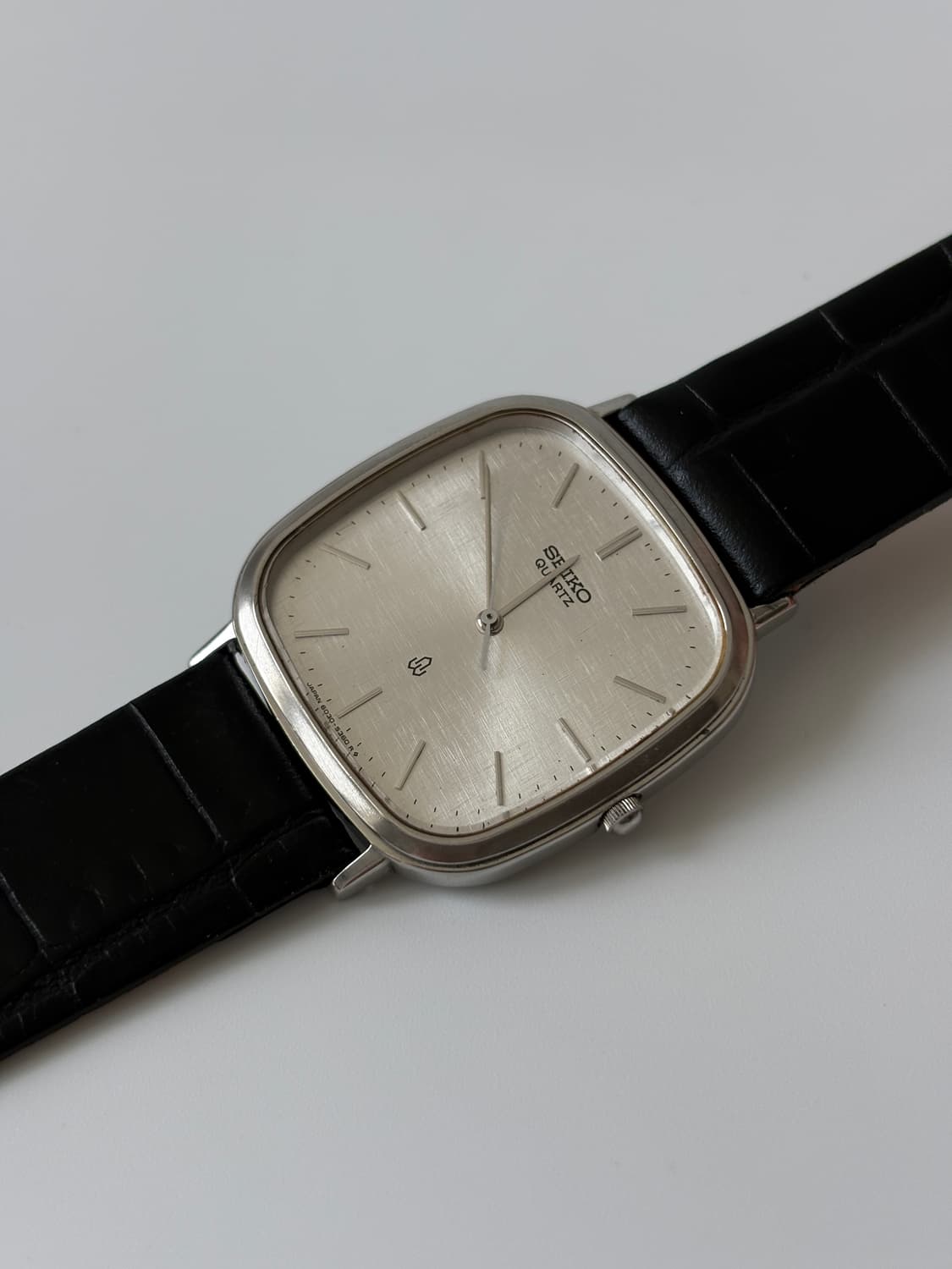 세이코 1980년대 Chariot 린넨 다이얼 실버 스퀘어 쿼츠 남성 상품이미지1