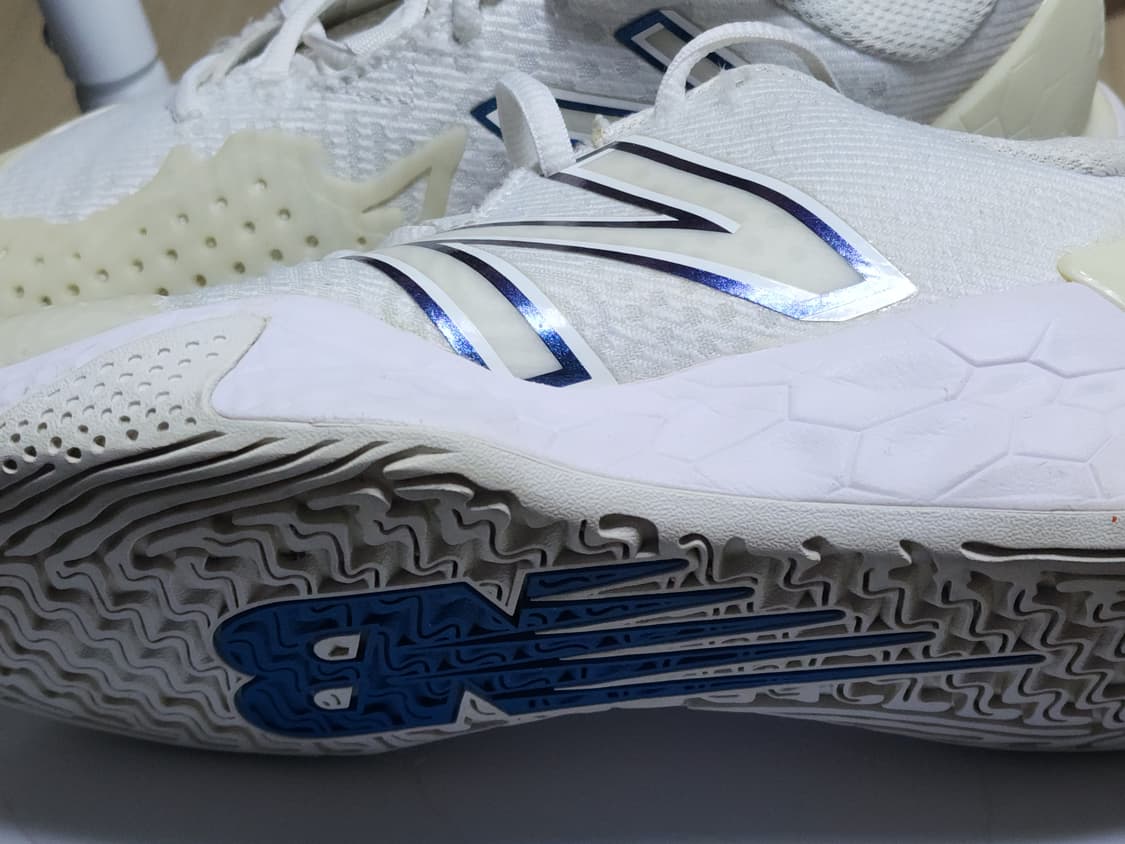 뉴발란스 프레쉬폼 LAV 테니스화 235mm 상품이미지4