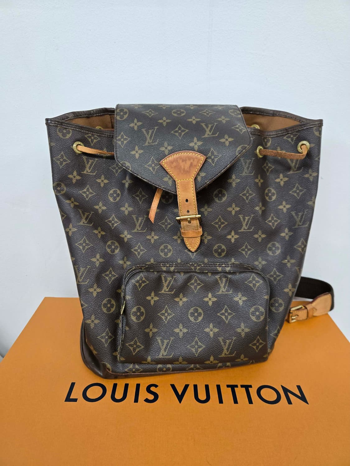 [정품 보증서] 루이비통 몽수리 백팩 상품이미지2