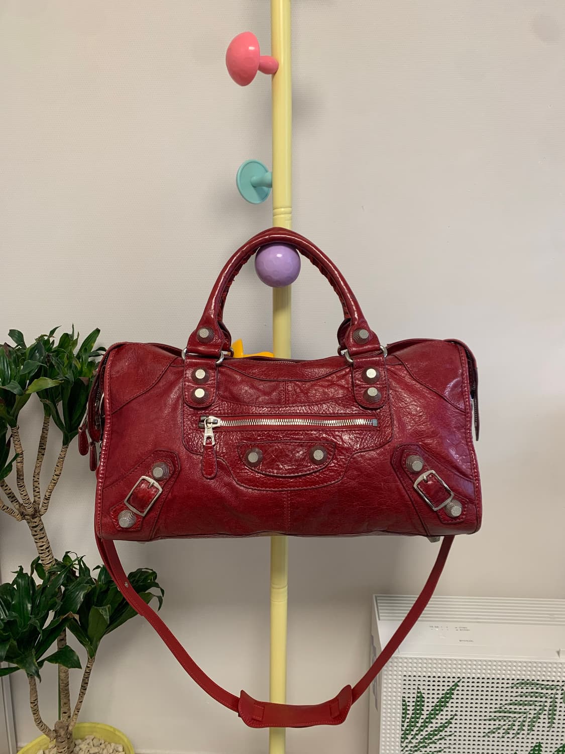 발렌시아가 클래식 모터백 딥레드 상품이미지1