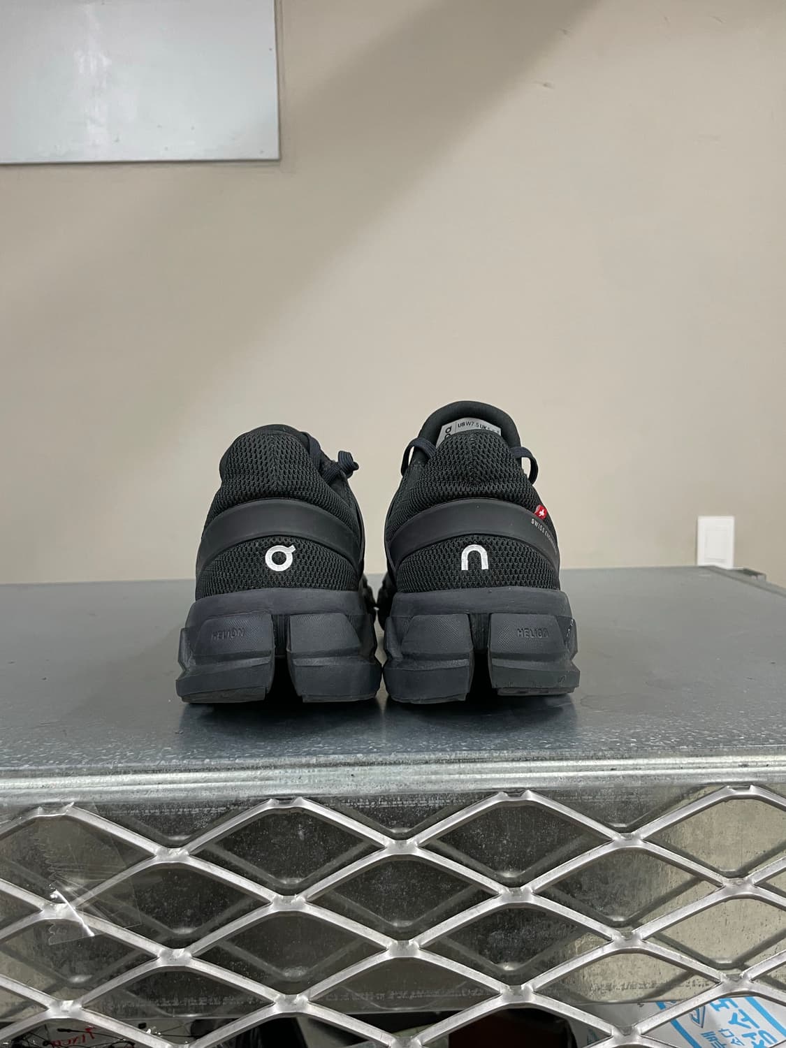 온러닝 클라우드스위프트3 245 (gr-4535) 상품이미지3