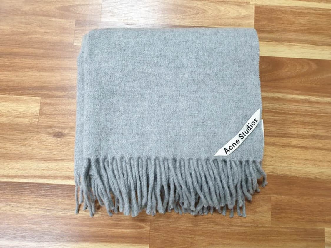 아크네스튜디오 울 머플러 공용 상품이미지1