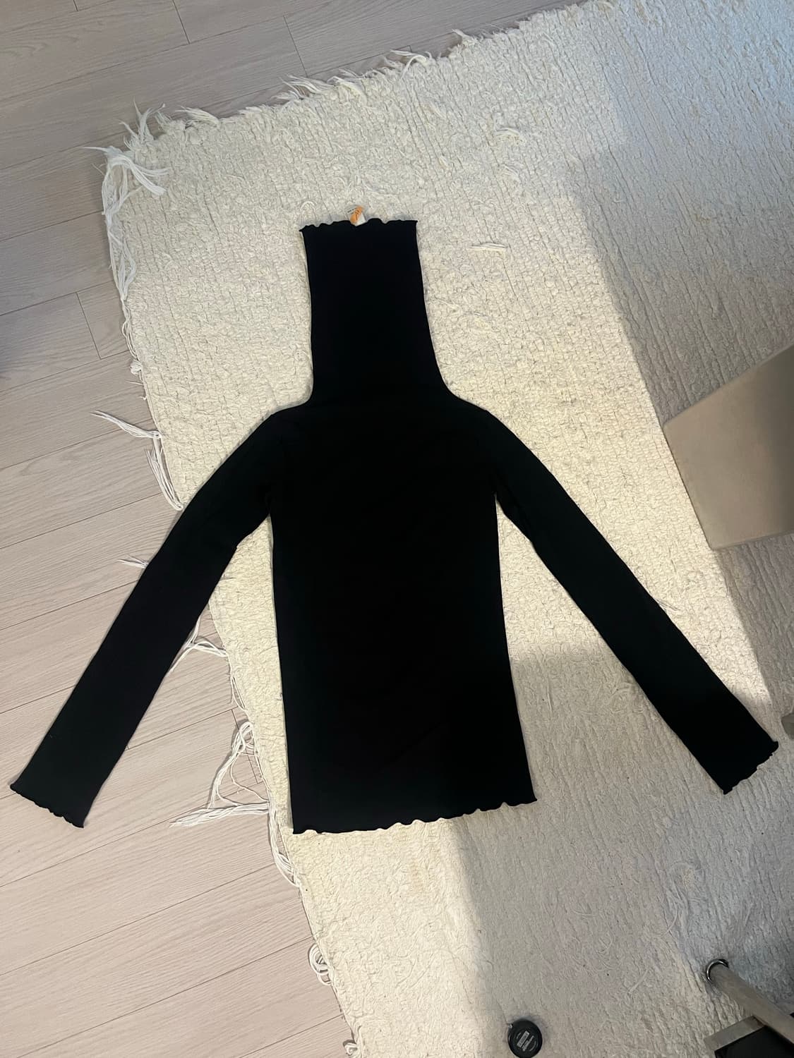 Baserange 터틀넥 검정 상품이미지1