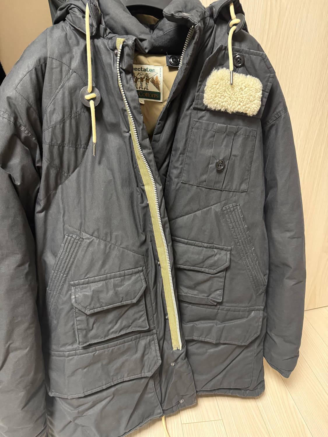 헨리코튼x스펙테이터 패딩 판매합니다. 상품이미지2