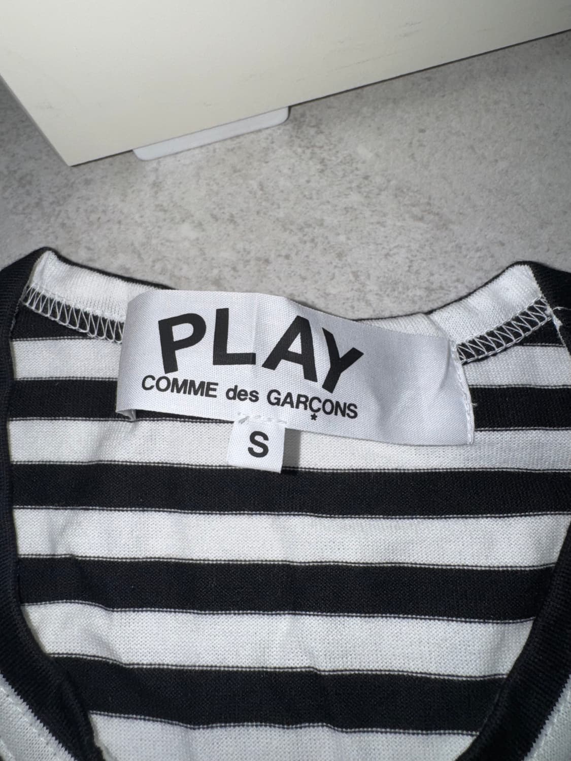 플레이 꼼데가르송 스트라이프 롱슬리브 티셔츠 블랙 화이트 상품이미지5