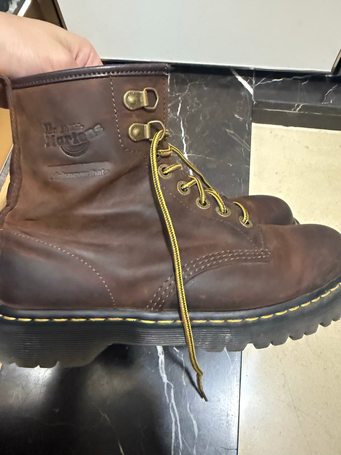 닥터마틴 디스이즈네버댓 280 상품이미지1